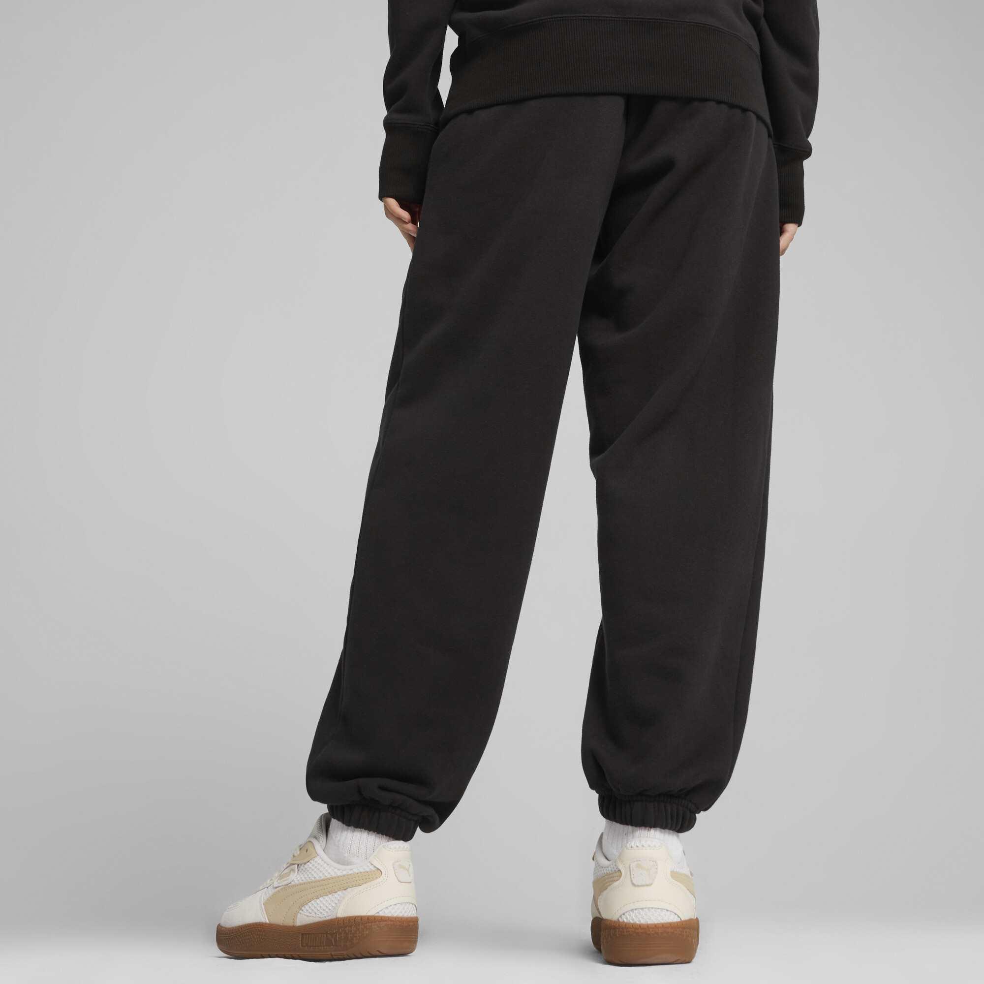 Women's Puma BETTER CLASSICS Sweatpants, Black, Size M, Clothing