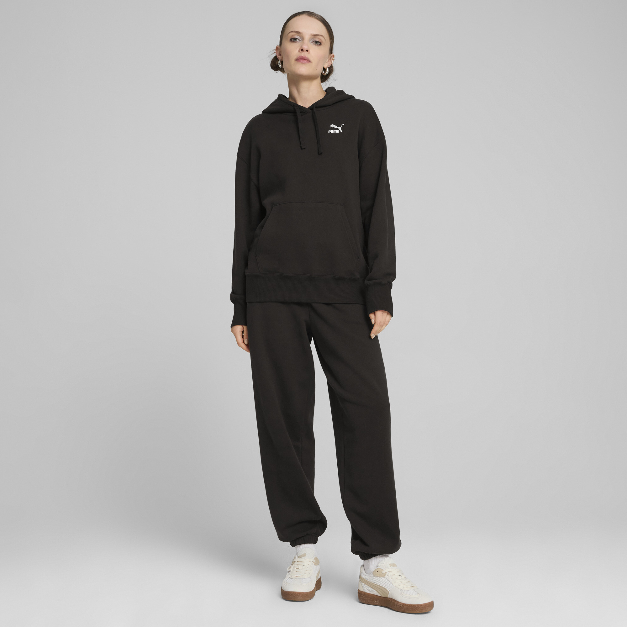 Women's Puma BETTER CLASSICS Sweatpants, Black, Size M, Clothing