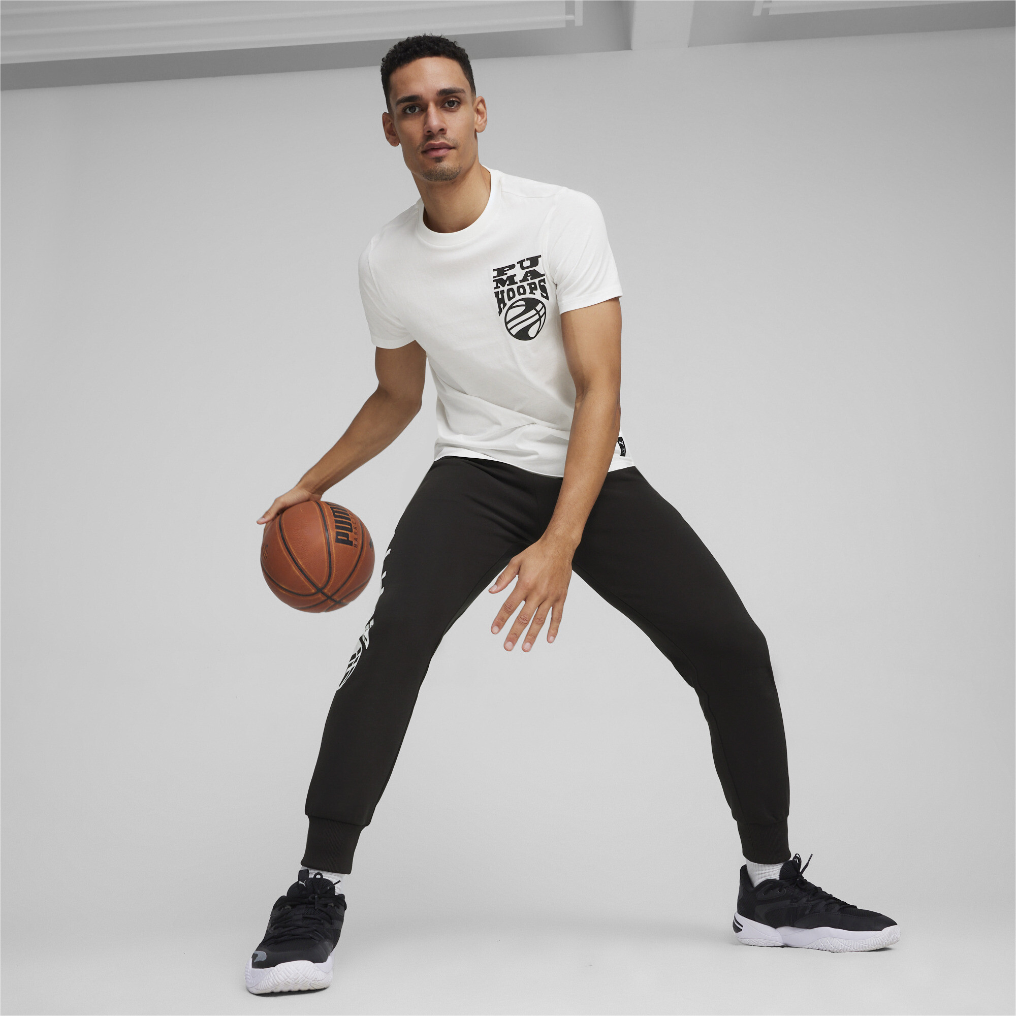 Men's PUMA The Hooper Basketball T-Shirt In White, Size XL