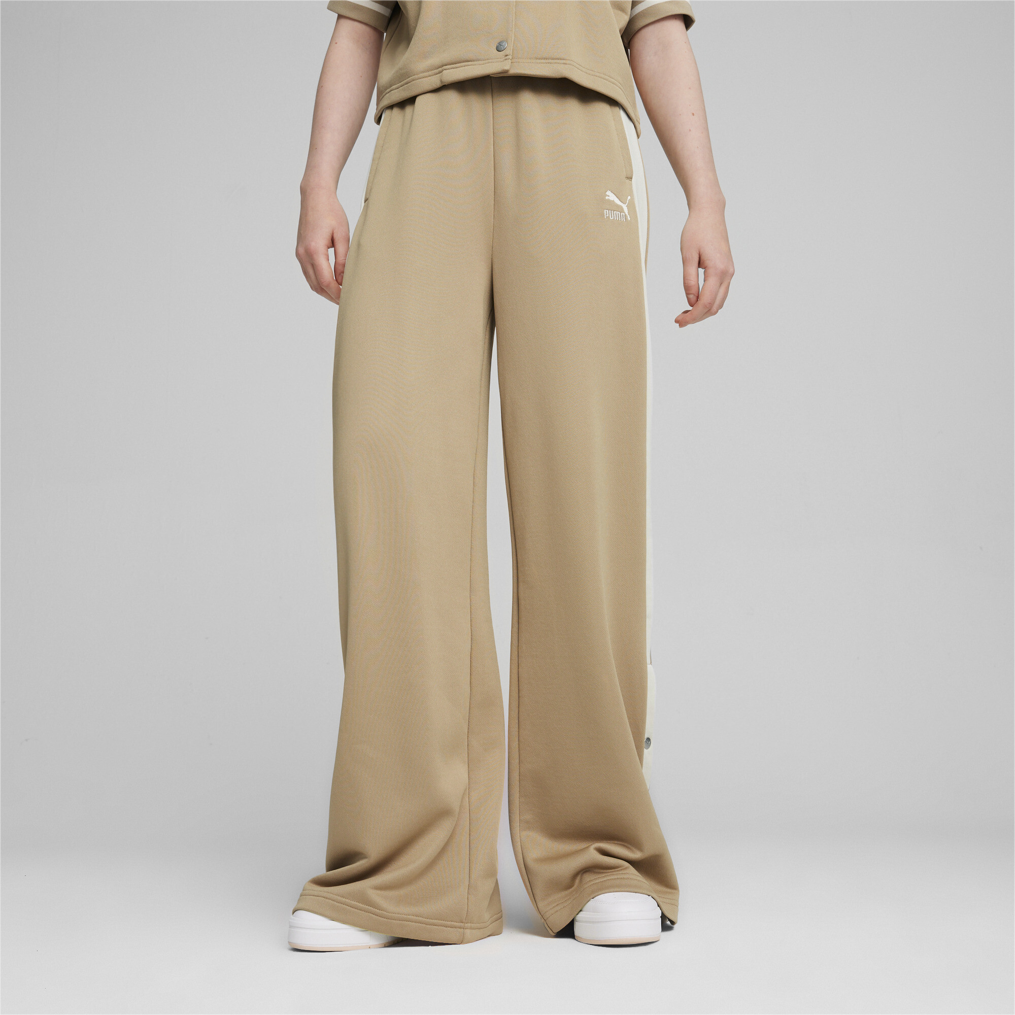 Buy The Dapper Lady Flared Pants with Two Side Pockets, Black Color Women