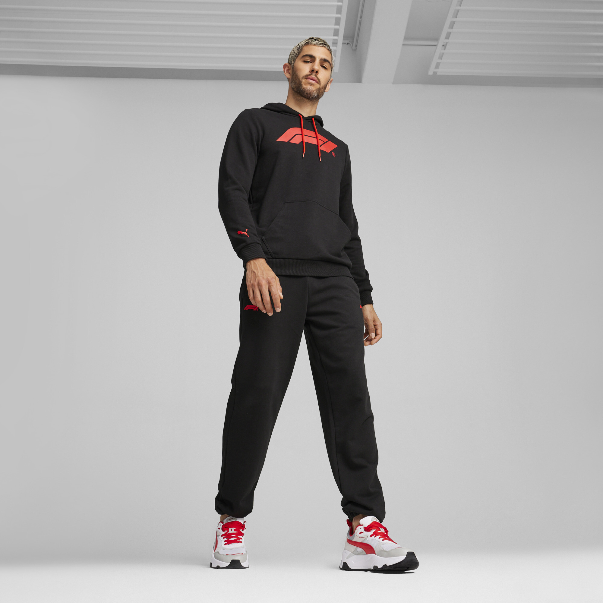 PUMA F1 ESS Motorsport sweatpant voor Heren, Zwart, Maat M thumbnail 2