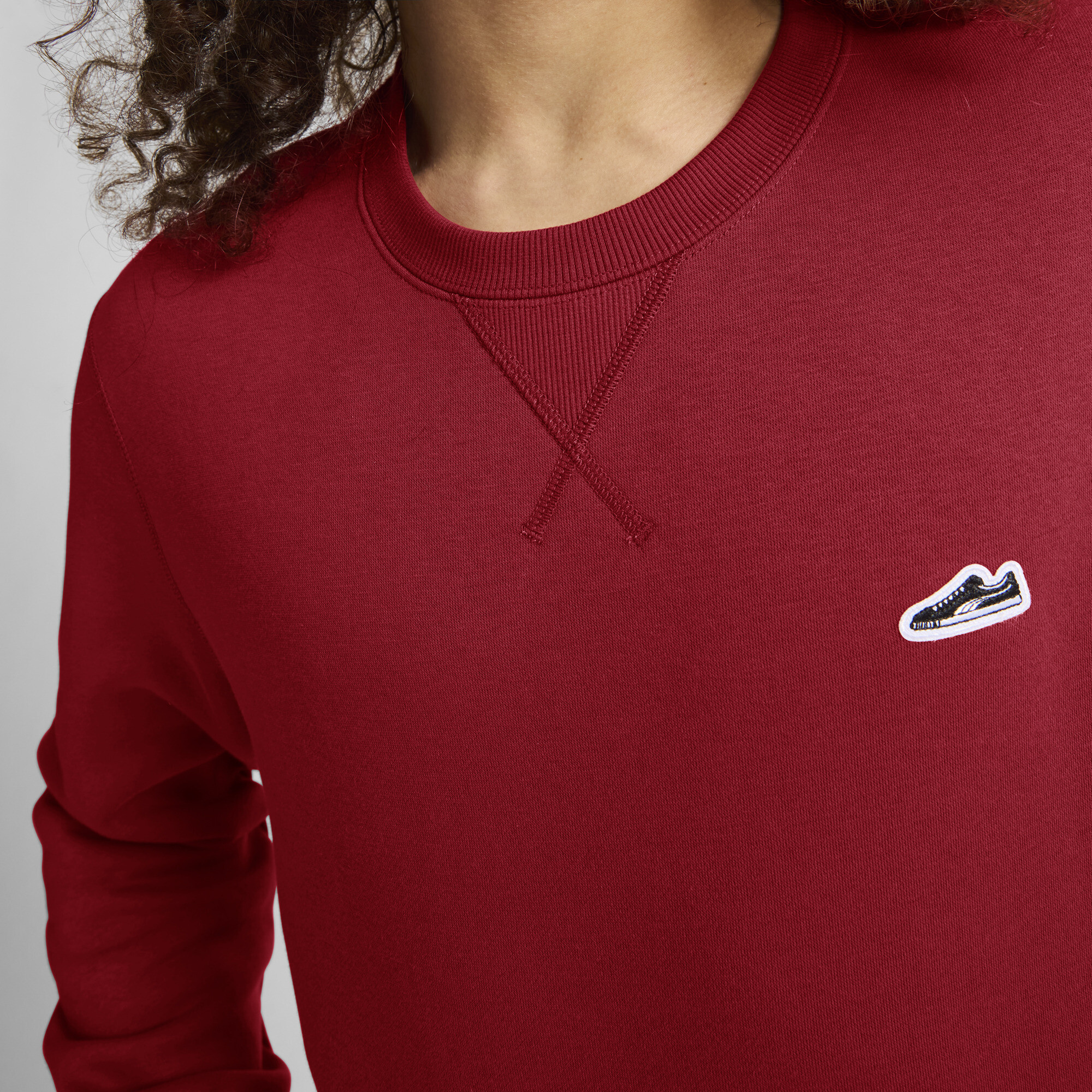 PUMA Men's Suede Logo Crew Neck Sweatshirt