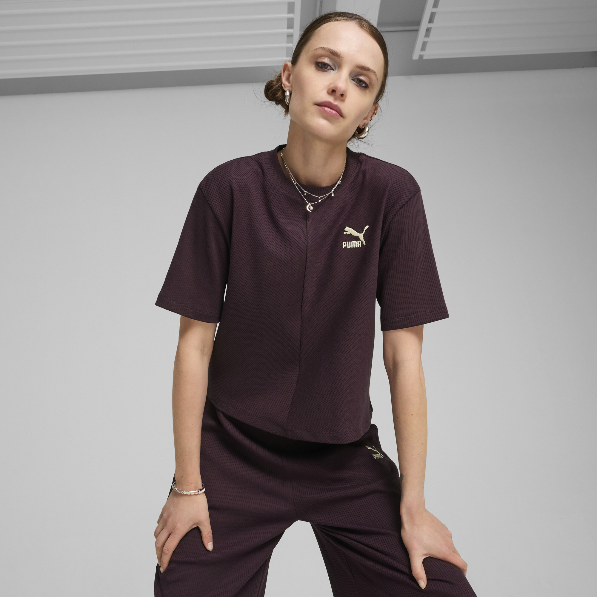 Puma CLASSICS Geripptes Relaxed T-Shirt Damen | Mit Plain | Midnight Plum | Größe: XS