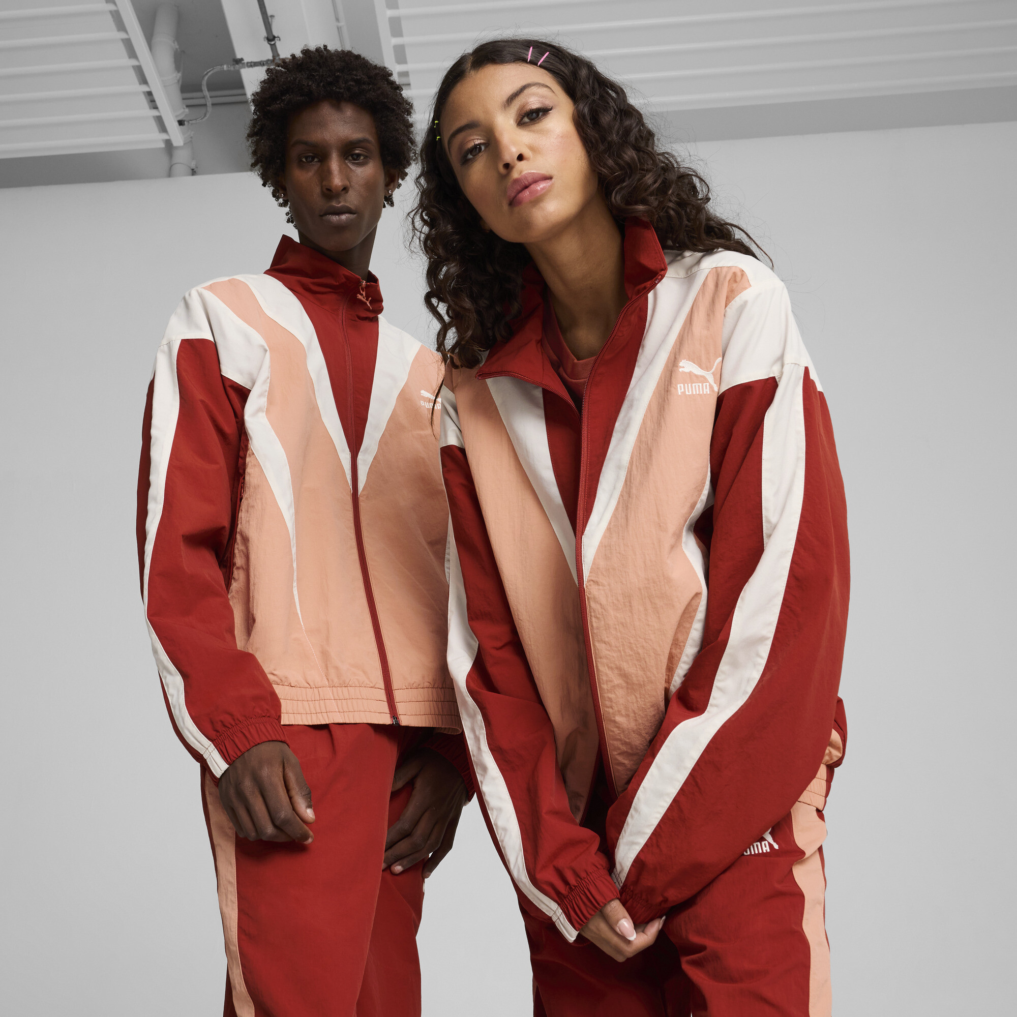 Puma CLUB DE COURSE Trainingsjacke Unisex | Mit Color Blocking | Deeva Peach/Mars Red | Größe: L