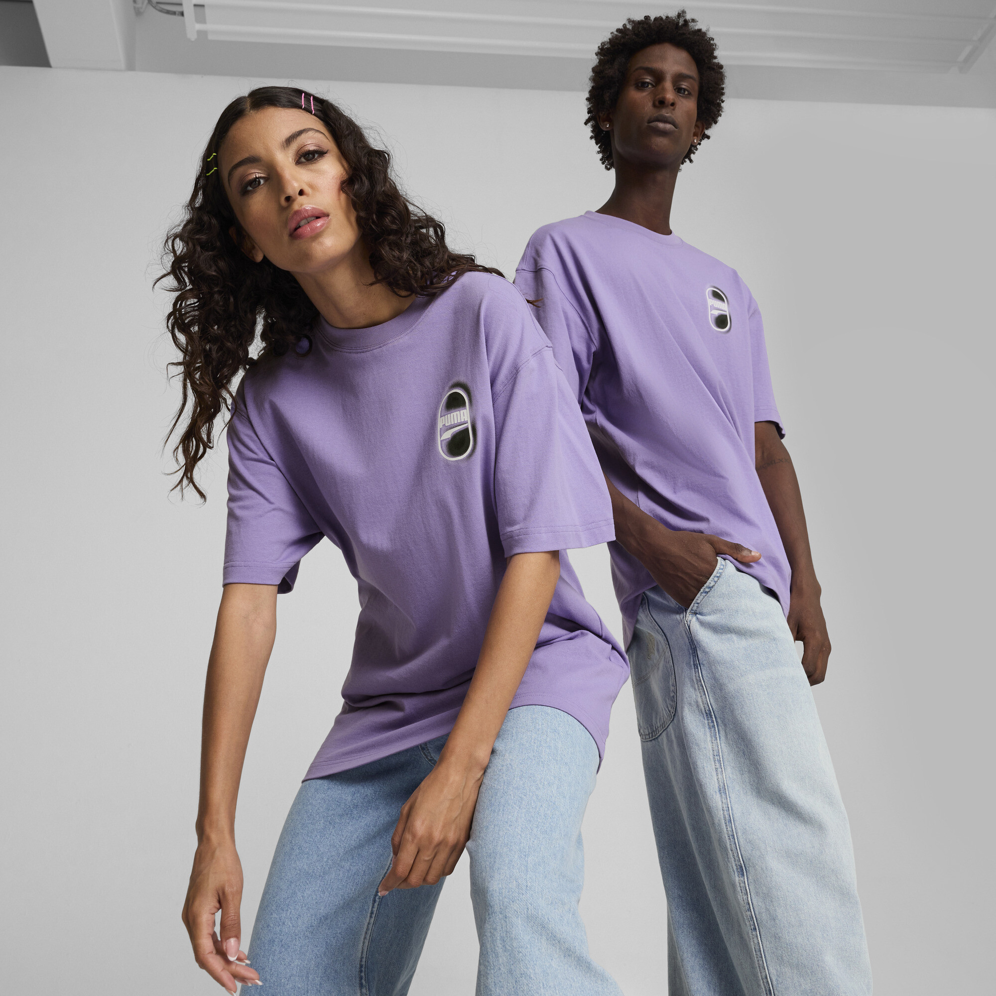 Puma DOWNTOWN 180 Graphic T-Shirt Unisex | Mit Print | Lavender Alert | Größe: XS