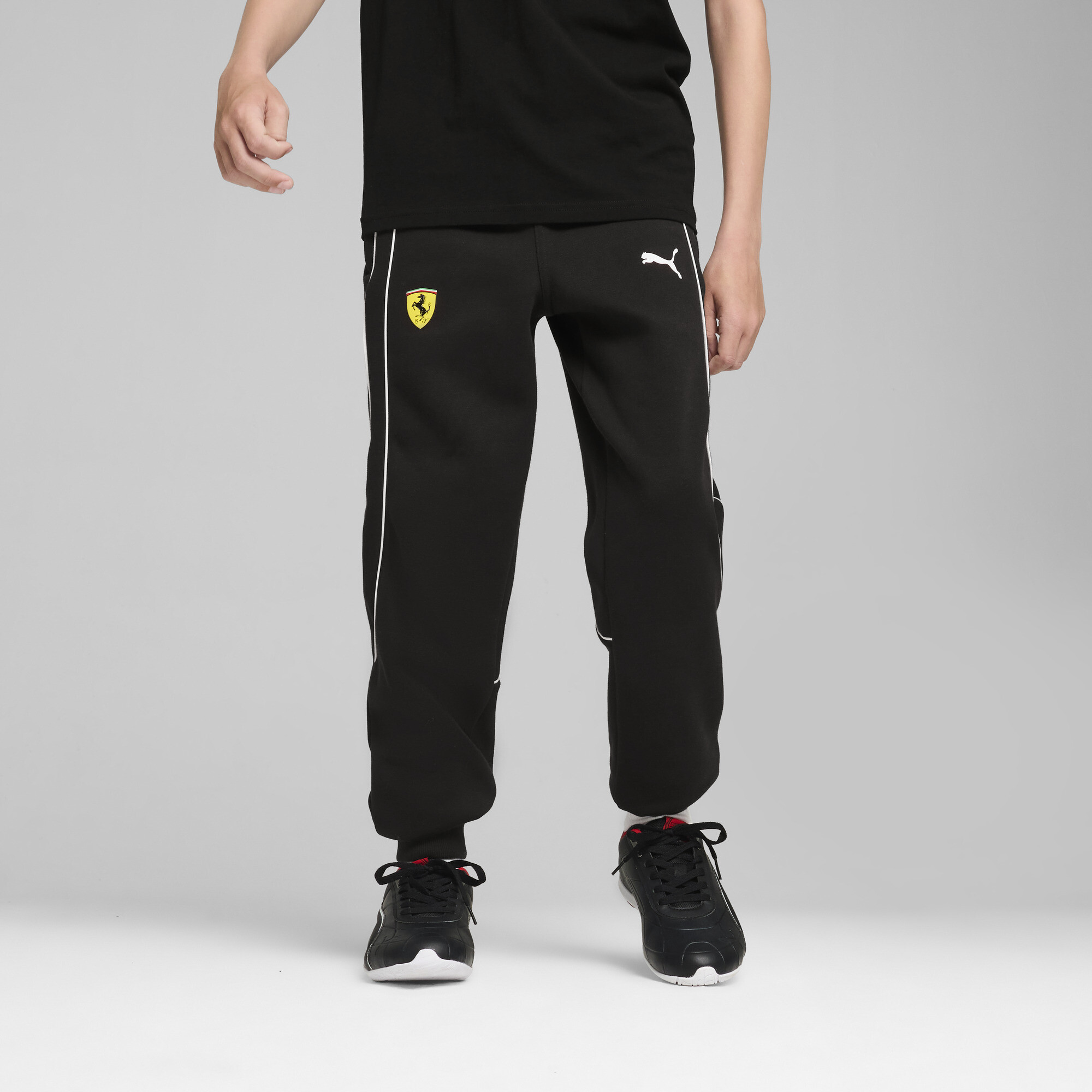 Puma Scuderia Ferrari Race Sweatpants Youth, Black, Size 15-16Y, Clothing