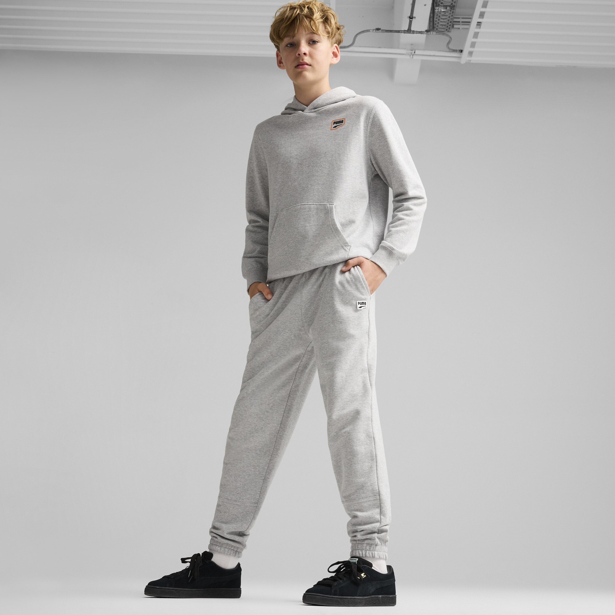 Men's Puma DOWNTOWN Sweatpants Youth, Gray, Size 9-10Y, Clothing