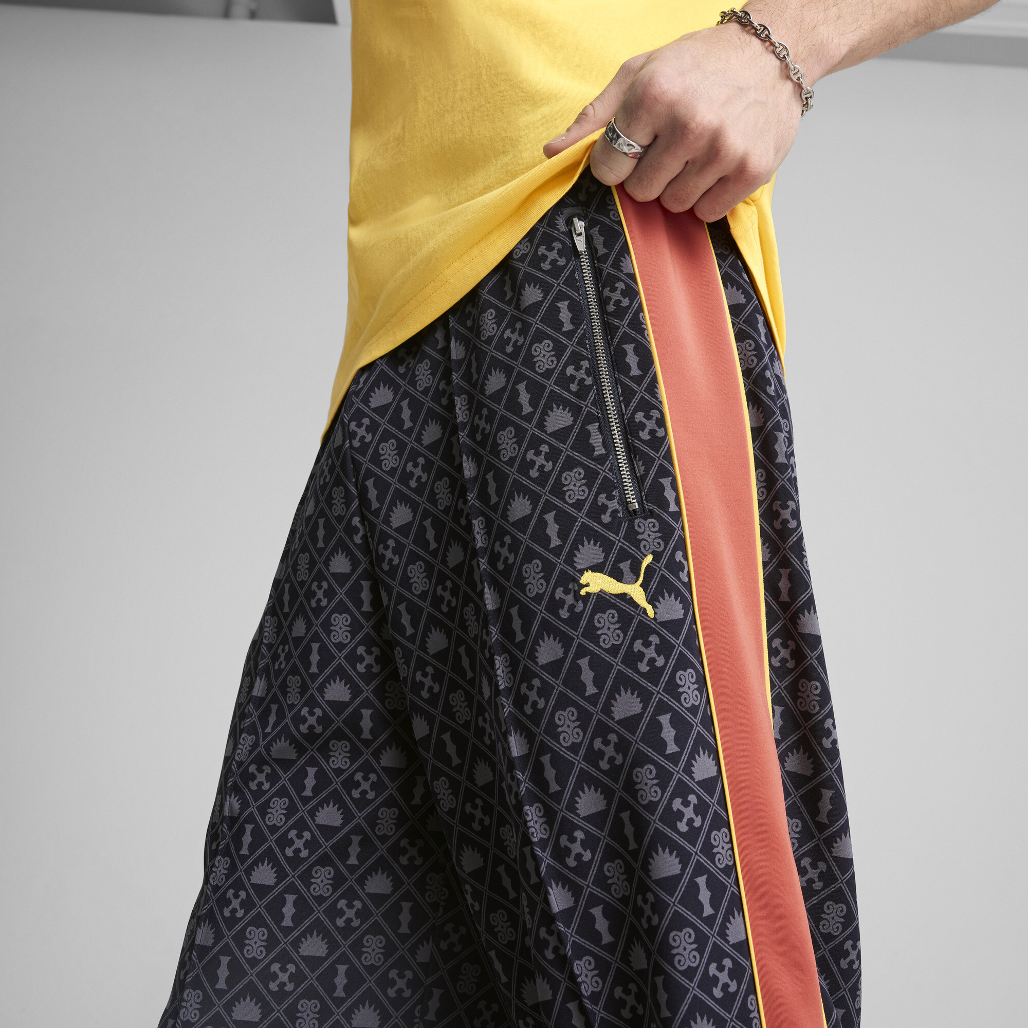 PUMA Road To Unity relaxte grafische trainingsbroek voor Heren, Blauw, Maat M thumbnail 4