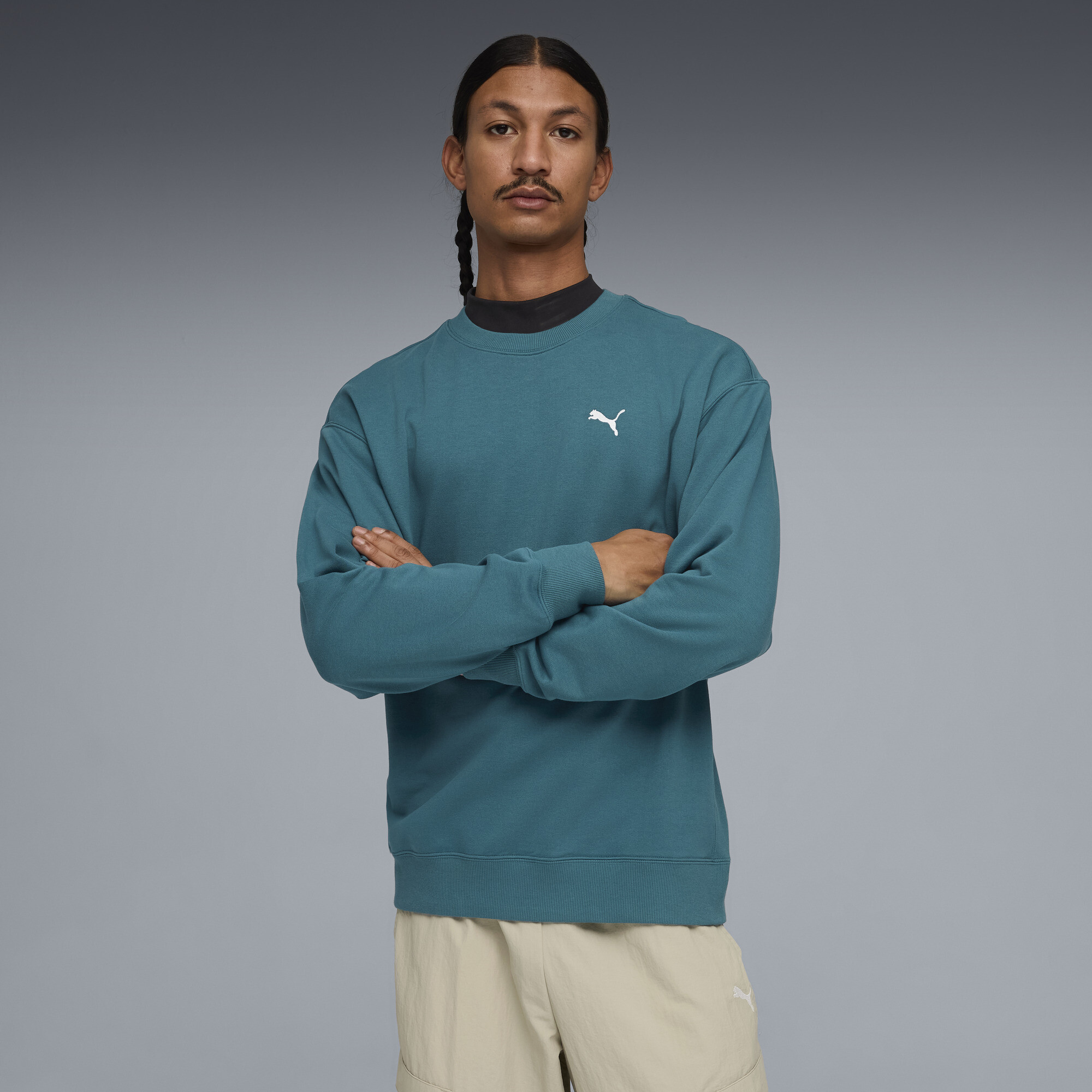 PUMA Wardrobe Essentials Men's Relaxed Crew in Green, Size M