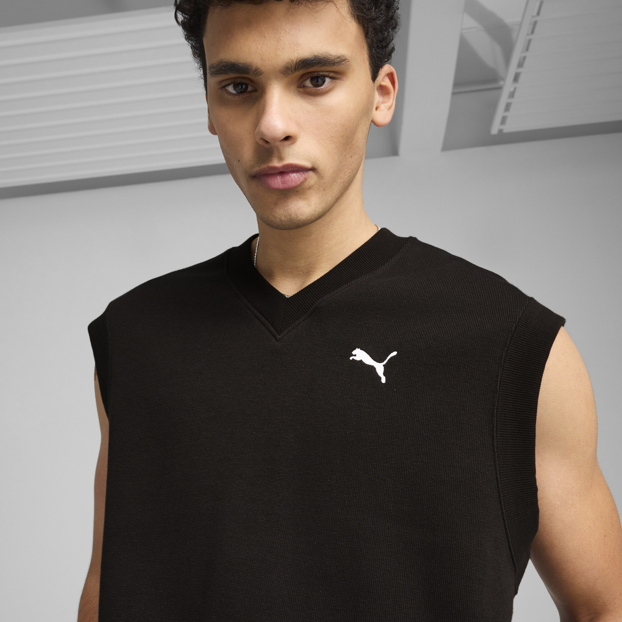 PUMA Wardrobe Essentials Men's Relaxed Vest - Picture 12 of 14