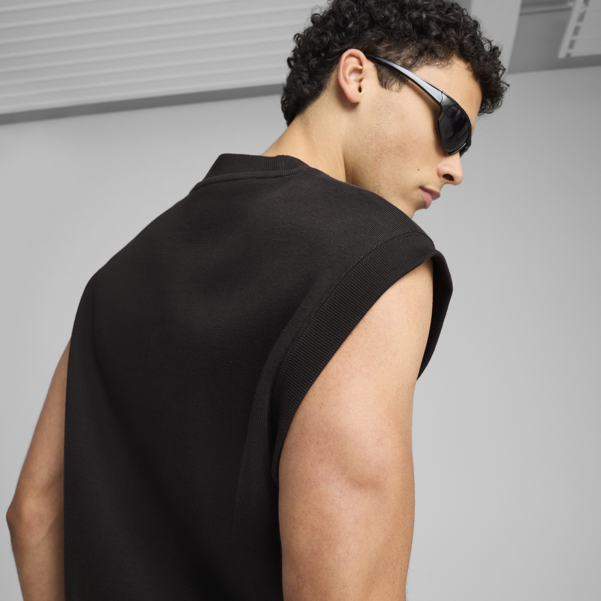 PUMA Wardrobe Essentials Men's Relaxed Vest - Picture 14 of 14