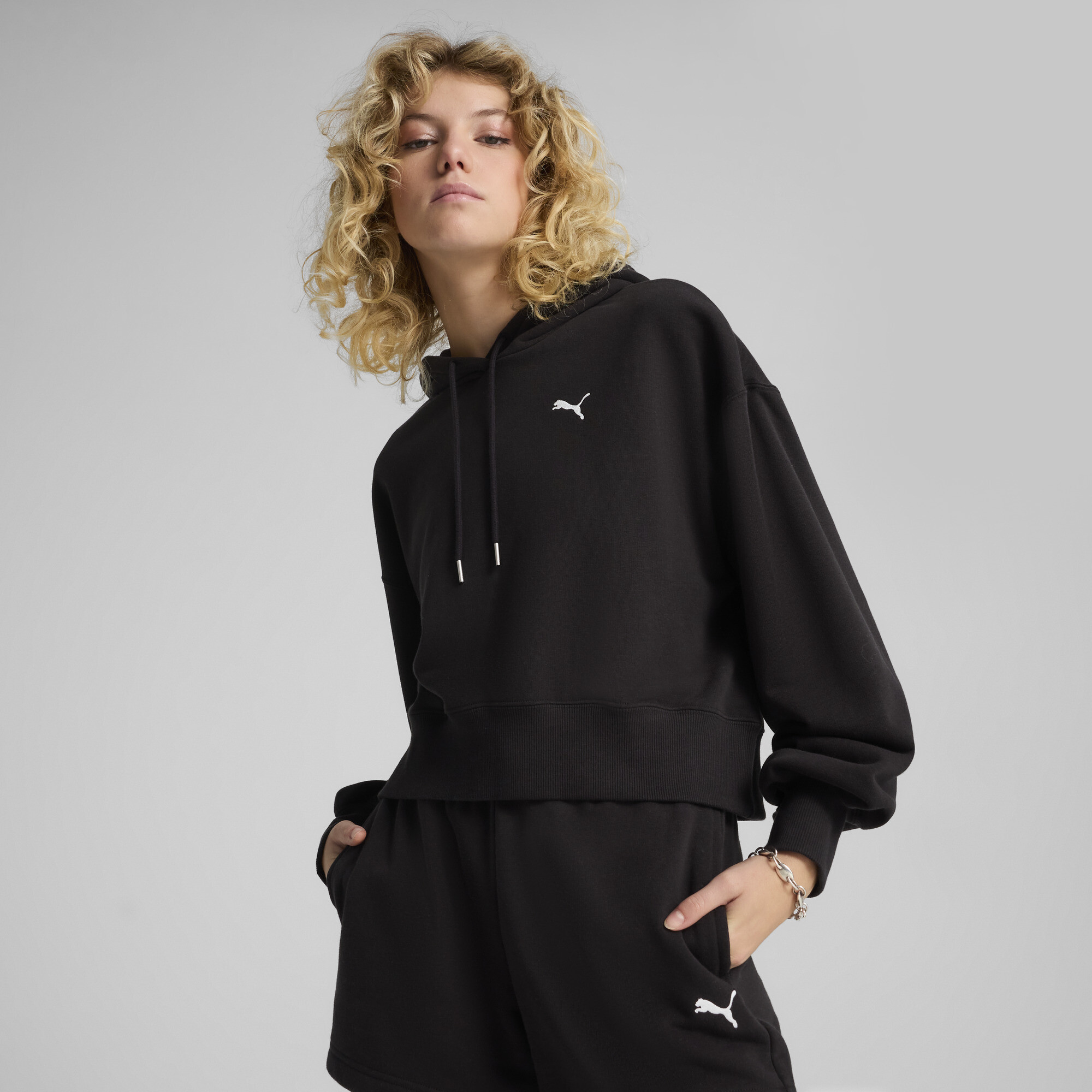 Puma WARDROBE ESS Kurzer Relaxed Fit Hoodie Damen | Mit Plain | Black | Größe: L