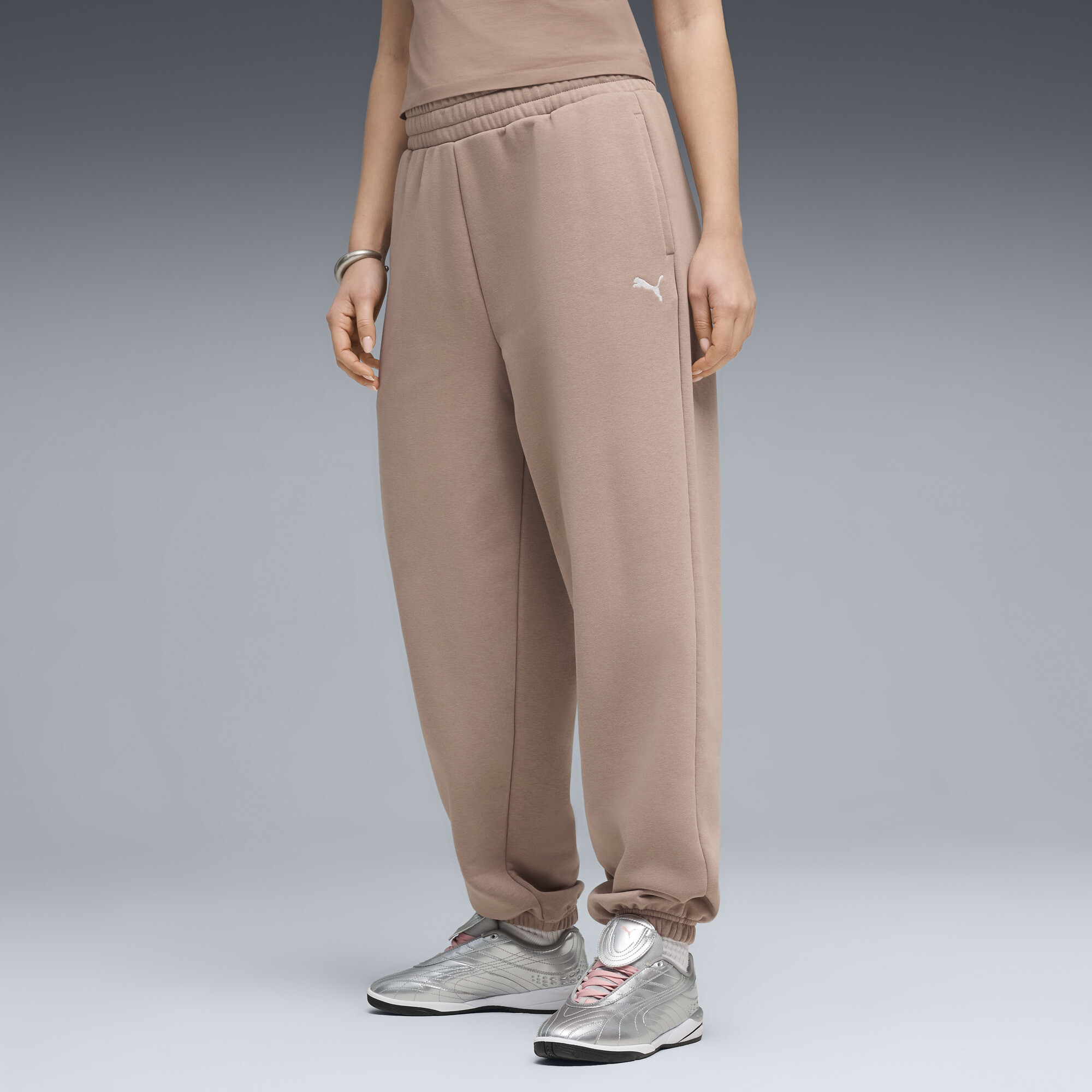 PUMA Wardrobe Essentials Women's Relaxed Sweatpants in Beige, Size XS
