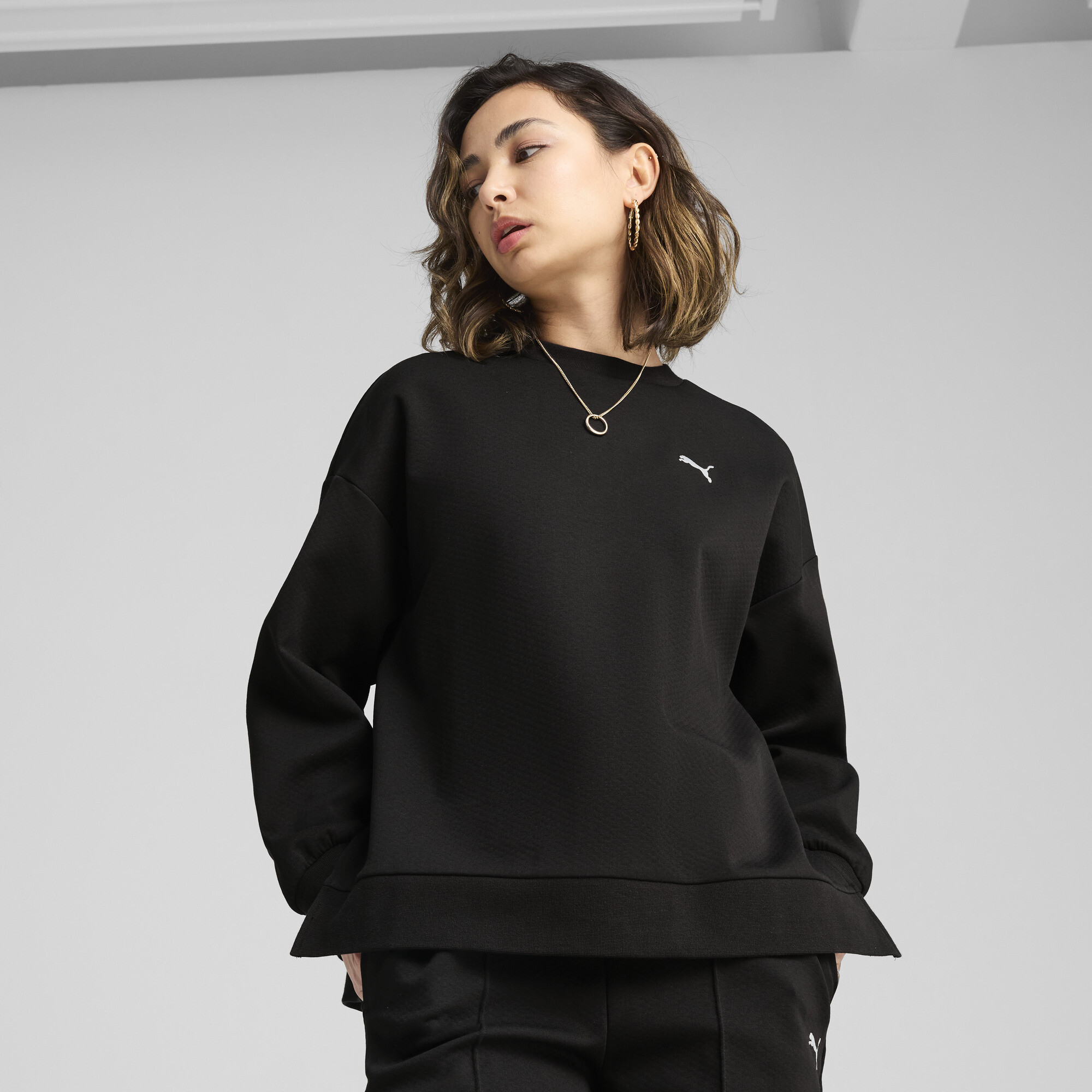 Puma Wardrobe Essentials Women's Oversized Crew Sweatshirt In Black