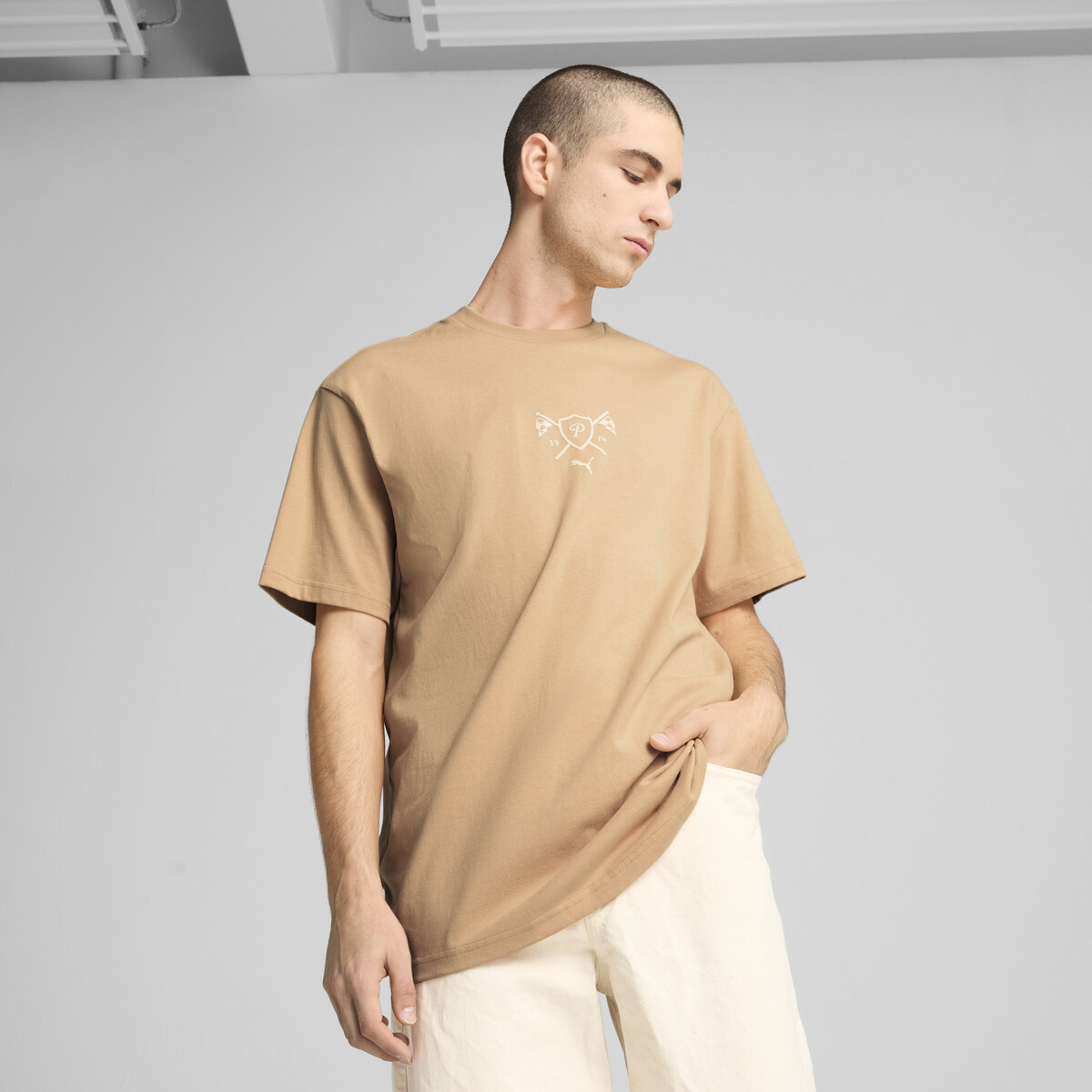 Porsche Legacy Lifestyle Graphic T-Shirt Men in Warm Beige by PUMA, Small