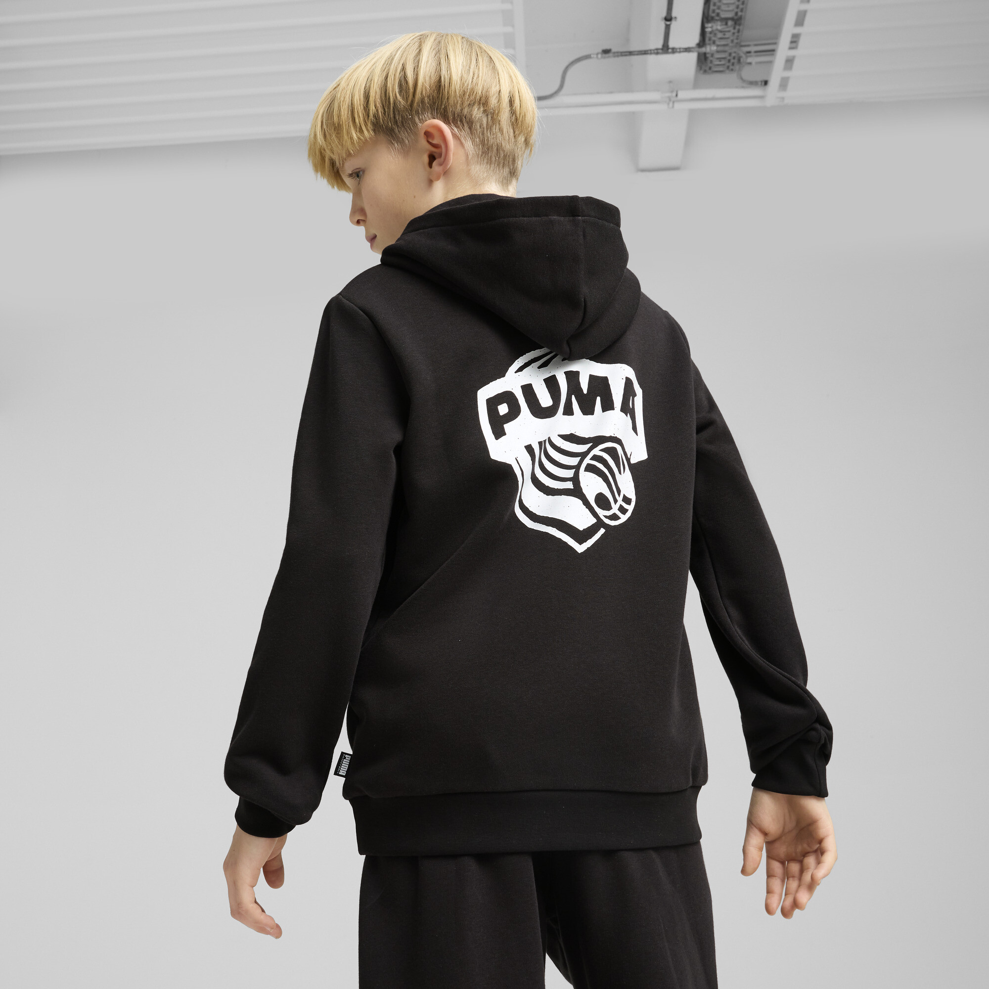 PUMA Posterize Basketball Big Kids' Hoodie - Picture 10 of 10
