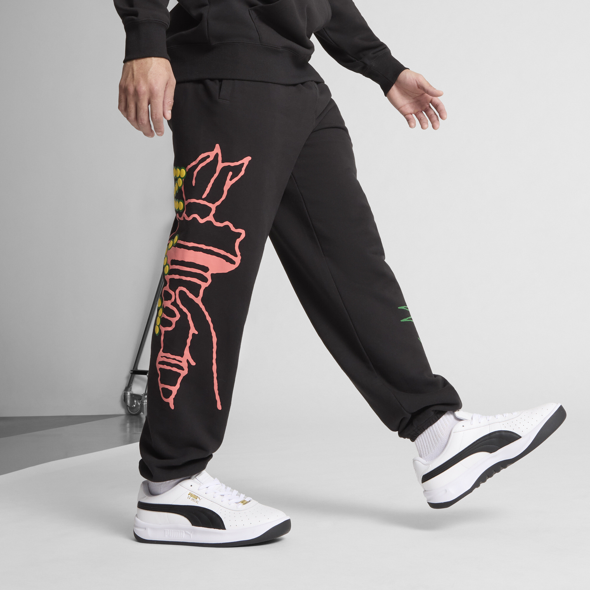 Puma Wardrobe Ess Sweatpants Tr In Black
