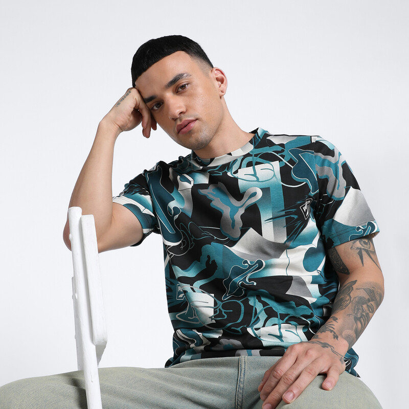 

Men's PUMA CLASSICS BRAND LOVE Printed Tee