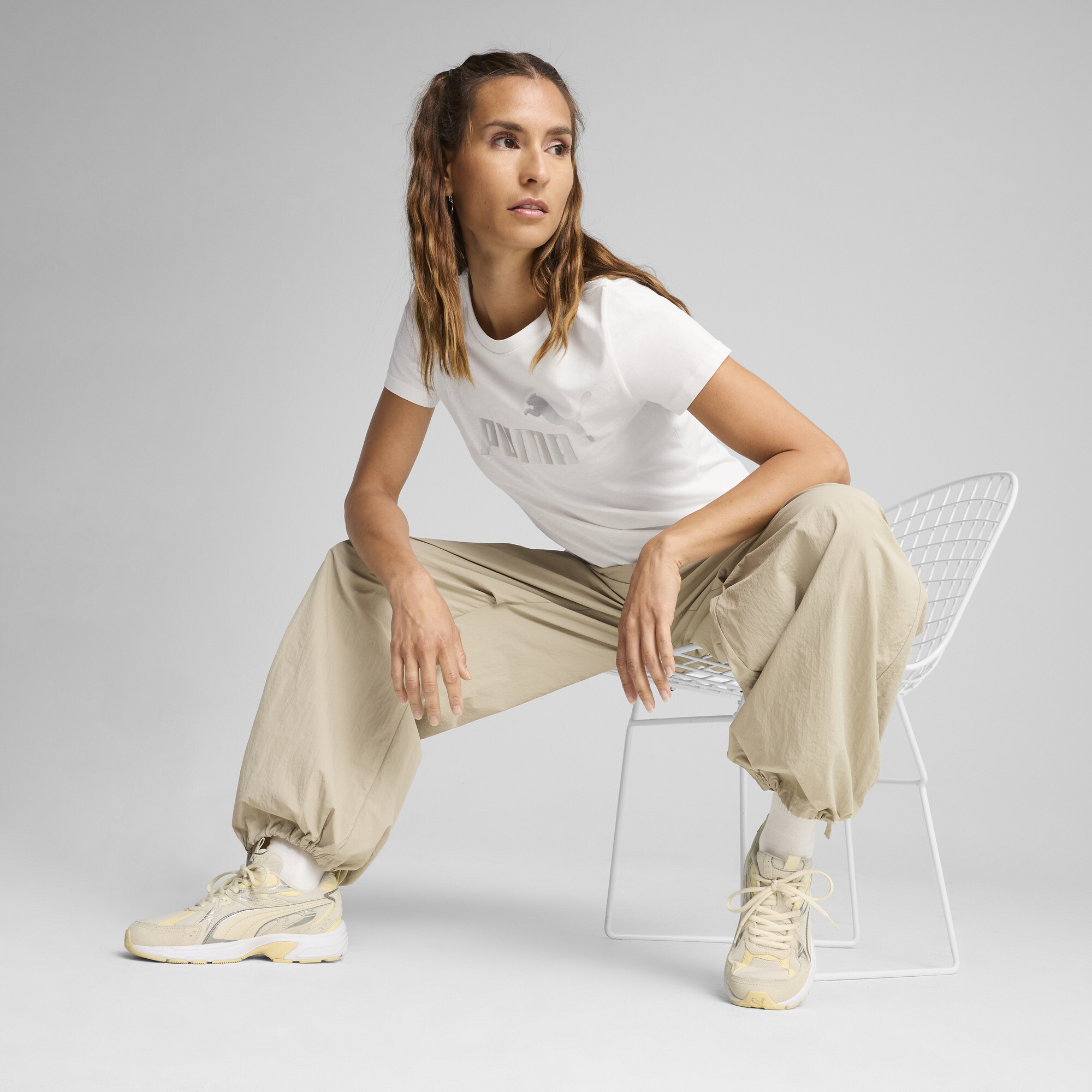 PUMA ESS Metallic No. 1 Logo T-shirt voor Dames, Wit/Zilver, Maat XL thumbnail 4