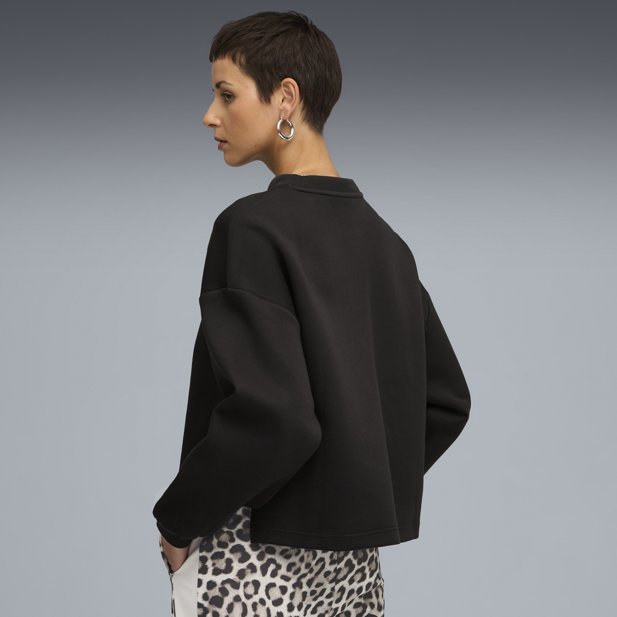 PUMA Wardrobe Essentials oversized top met ronde hals voor Dames, Zwart, Maat M thumbnail 5