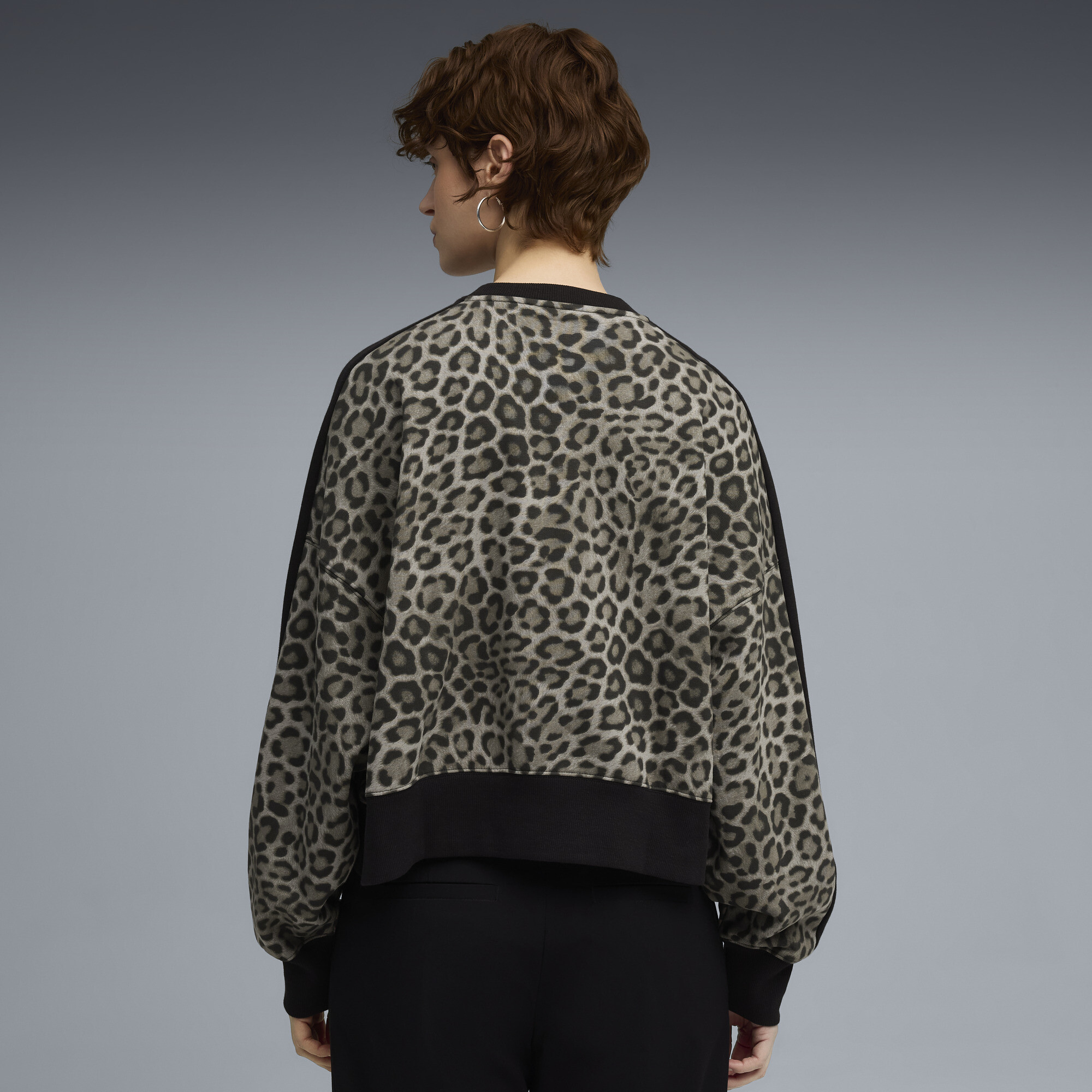 PUMA T7 Leo Luxe oversized sweater met ronde hals voor Dames, Zwart, Maat XS thumbnail 5