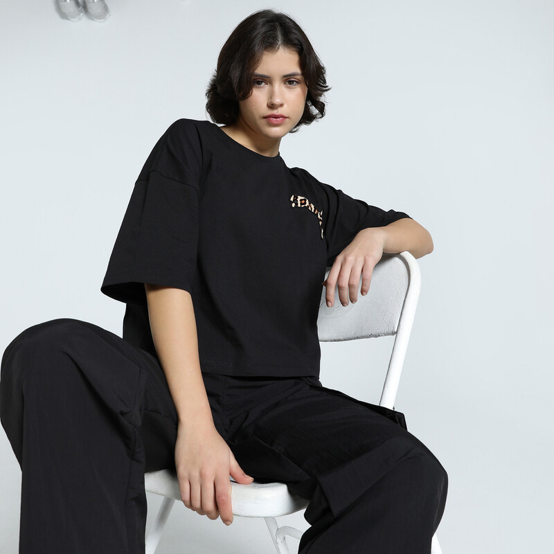 

Women's PUMA LEO LUXE Oversized Short Tee