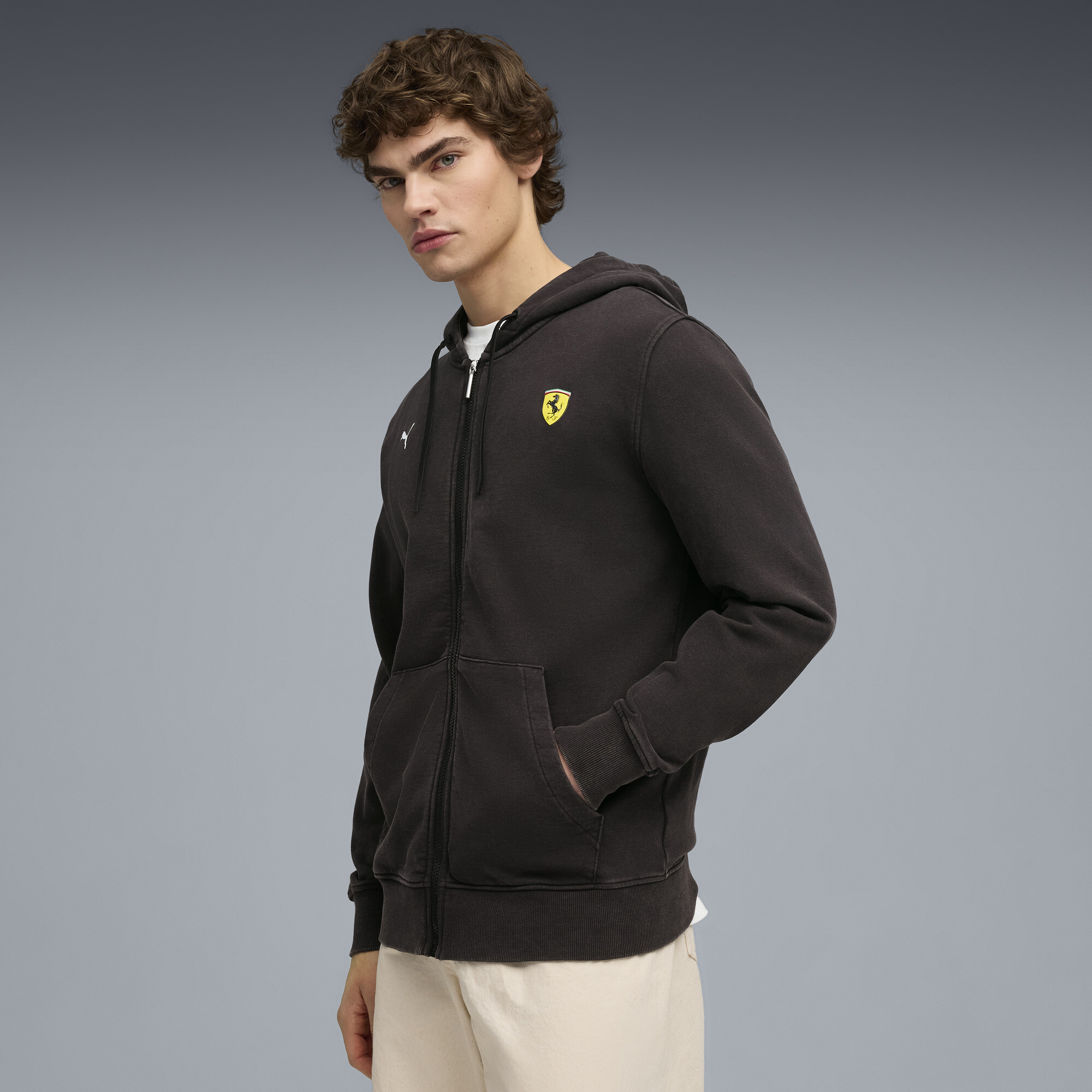 Puma ベスト Ferrari コラボ 黒