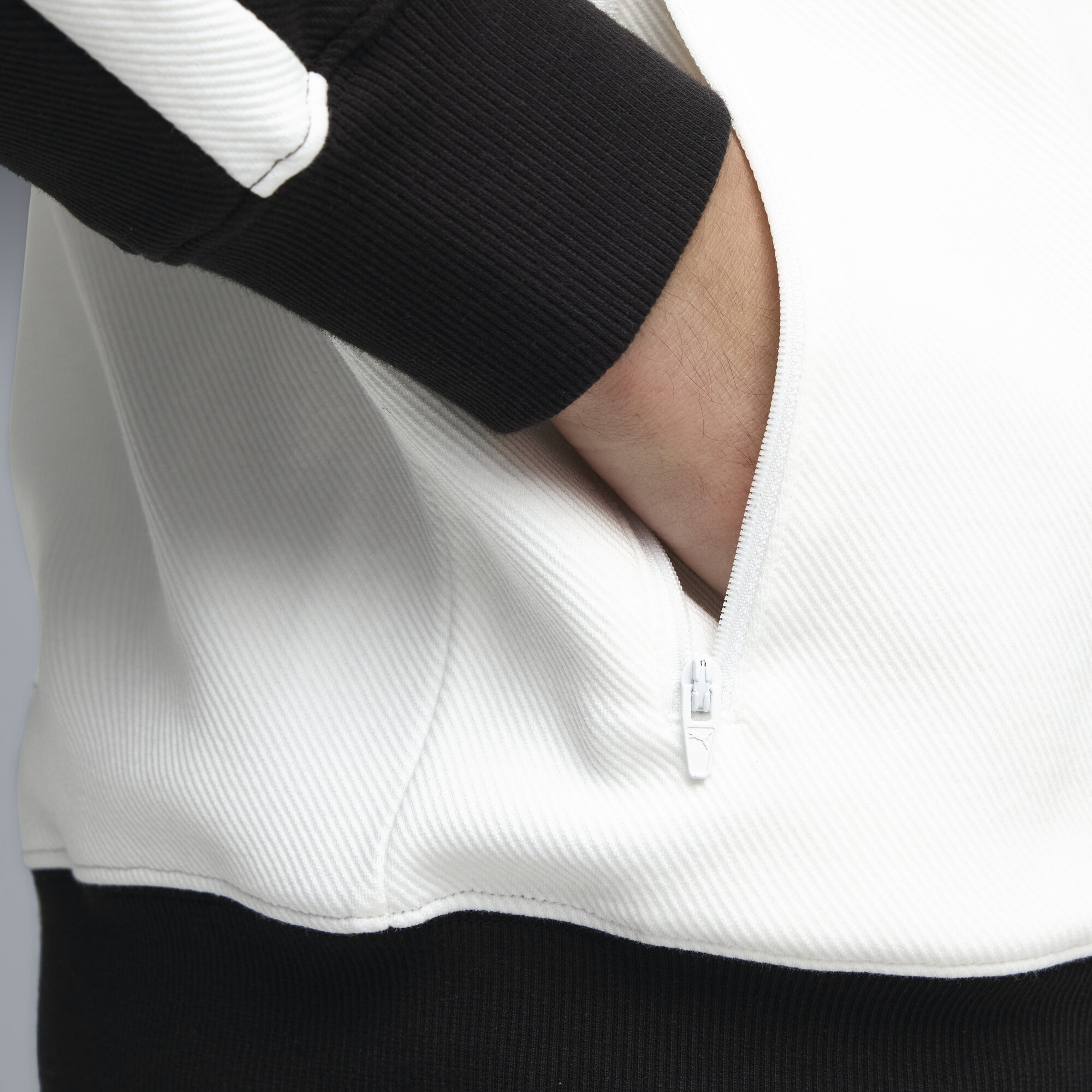 PUMA T7 Relaxed Wing Collar uniseks trainingsjack, Zwart/Wit, Maat XS thumbnail 4