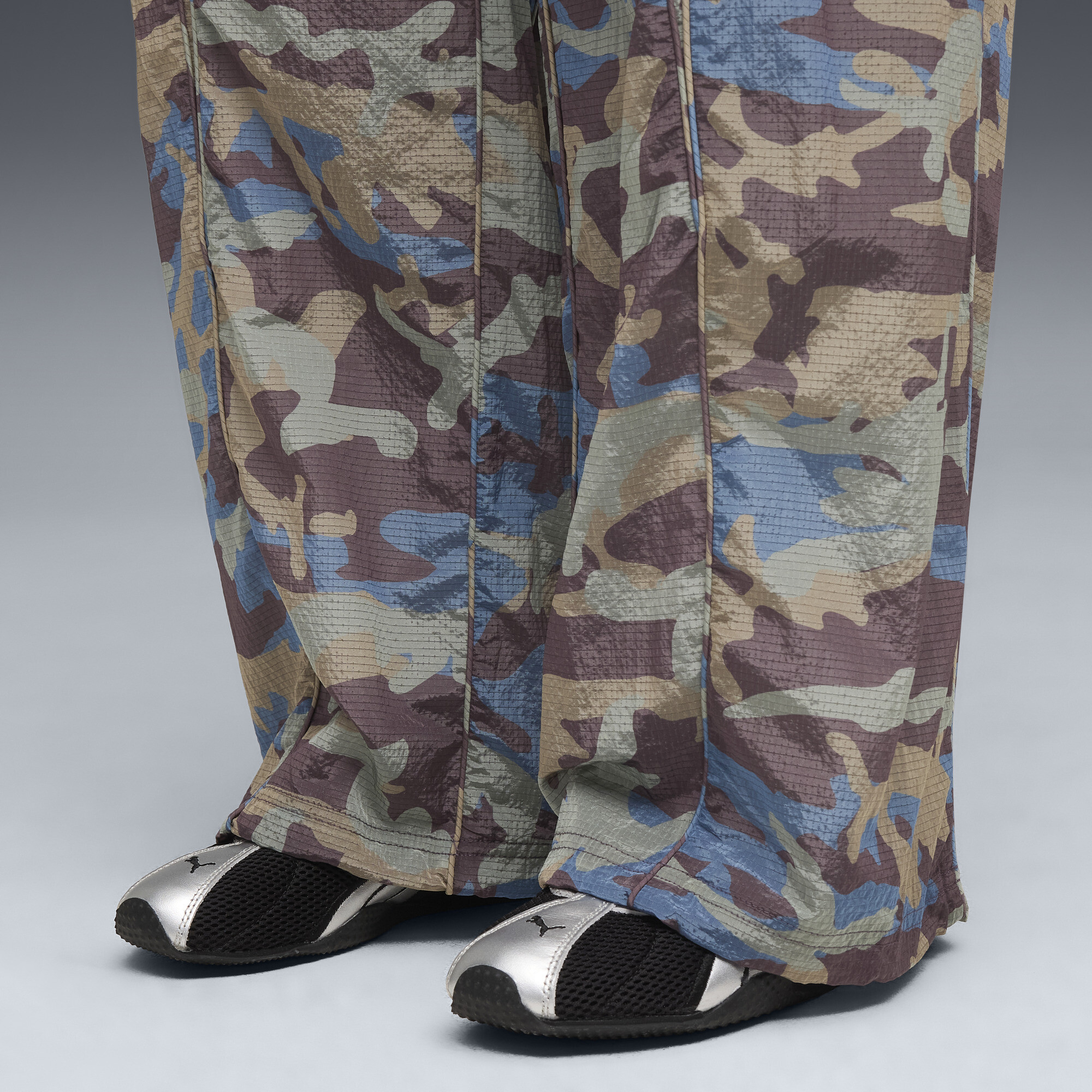 PUMA CLRT uniseks ripstopbroek met all-over-print, Maat M thumbnail 4