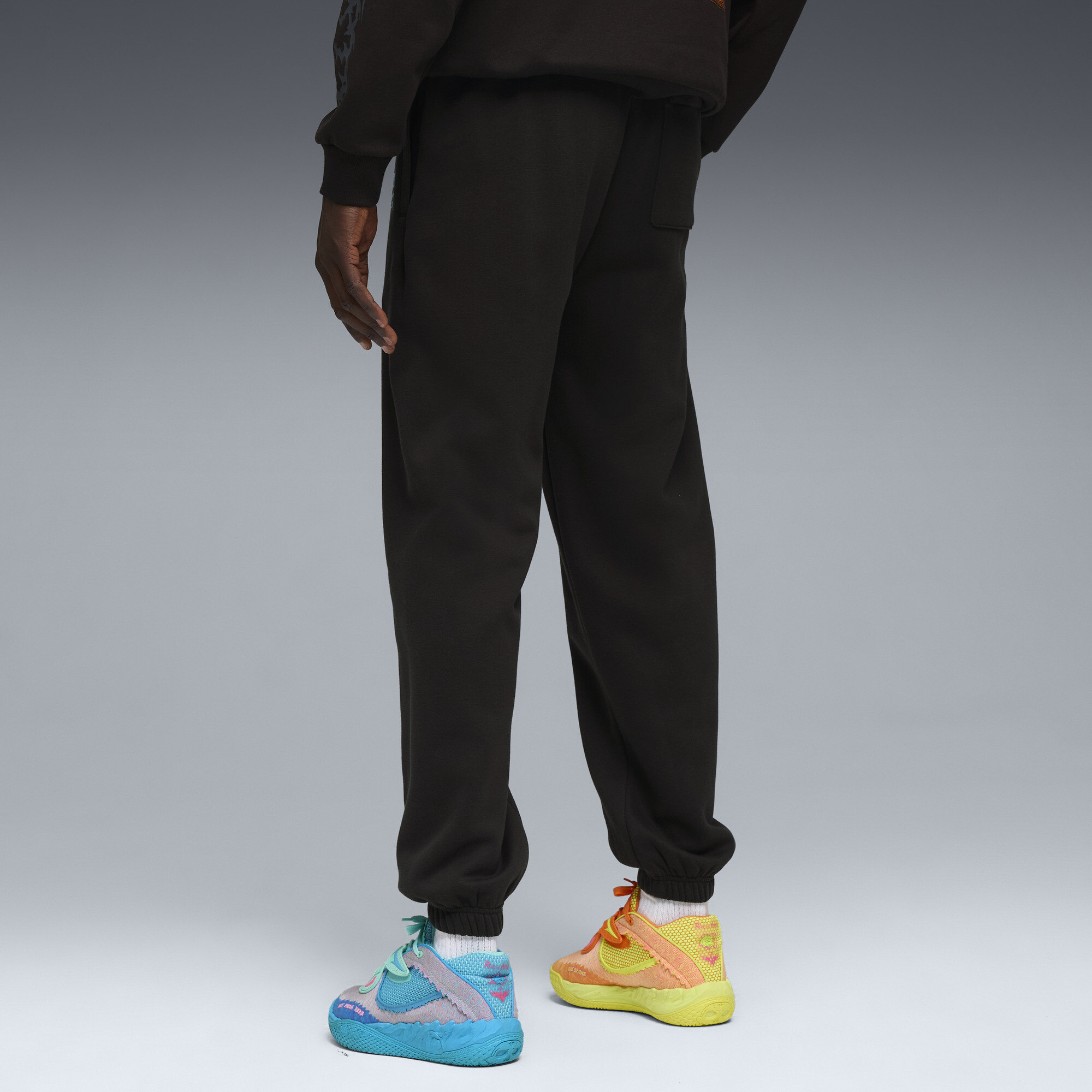 PUMA x RICK AND MORTY sweatpant Uniseks voor Heren, Zwart, Maat XL thumbnail 3