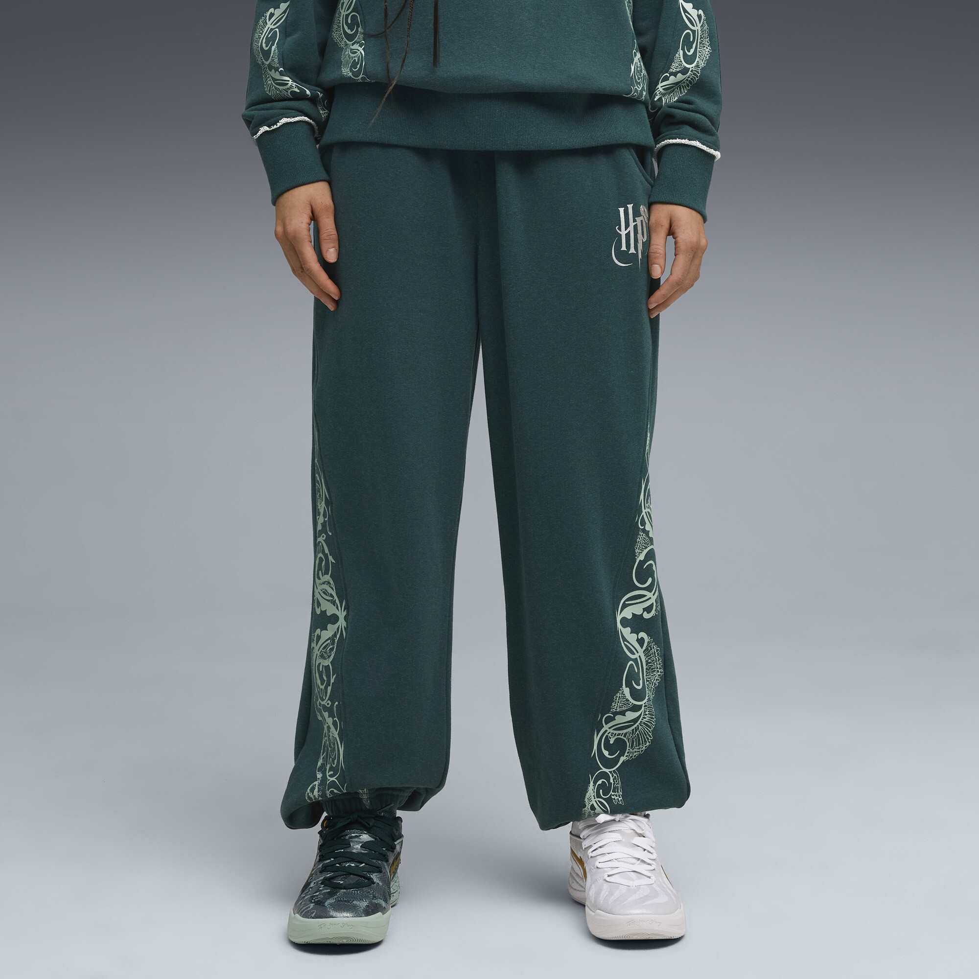 PUMA HOOPS x HARRY POTTER™ Women's Basketball Sweatpants in Green, Size XS