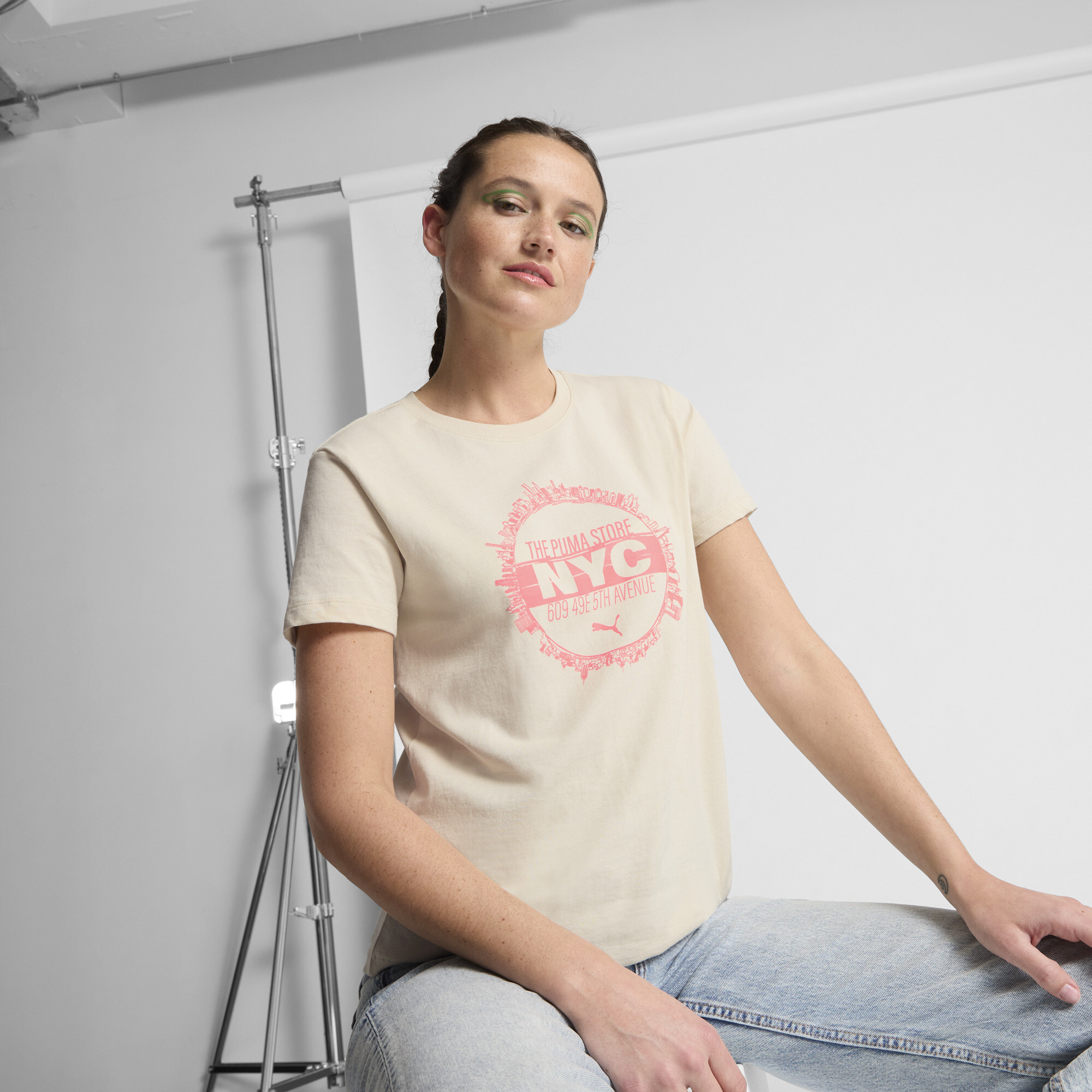 Puma Graphics Nyc Skyline Women's T-shirt In White