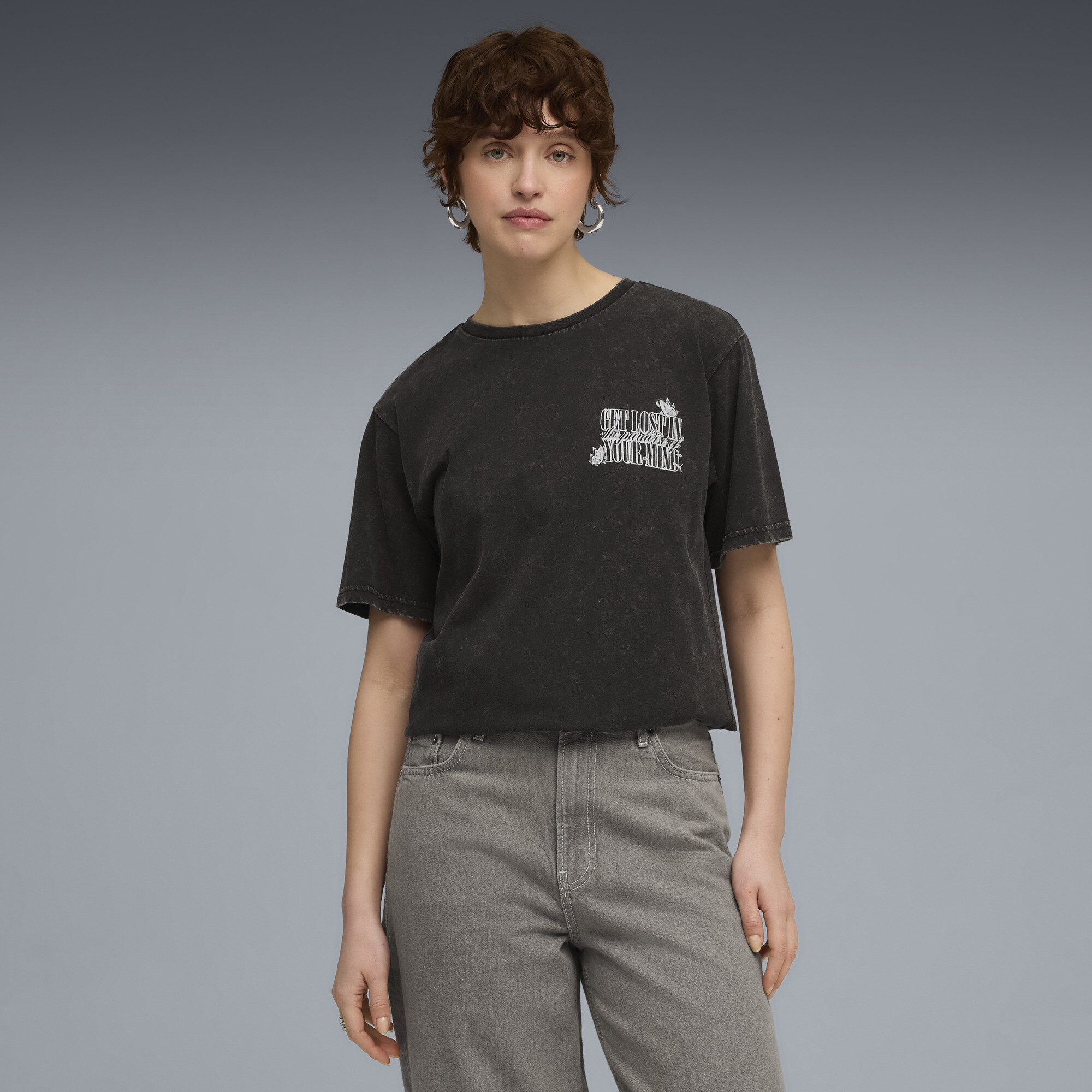 PUMA Graphic Paradise Mindset verwassen relaxed T-shirt voor Dames, Zwart, Maat XS