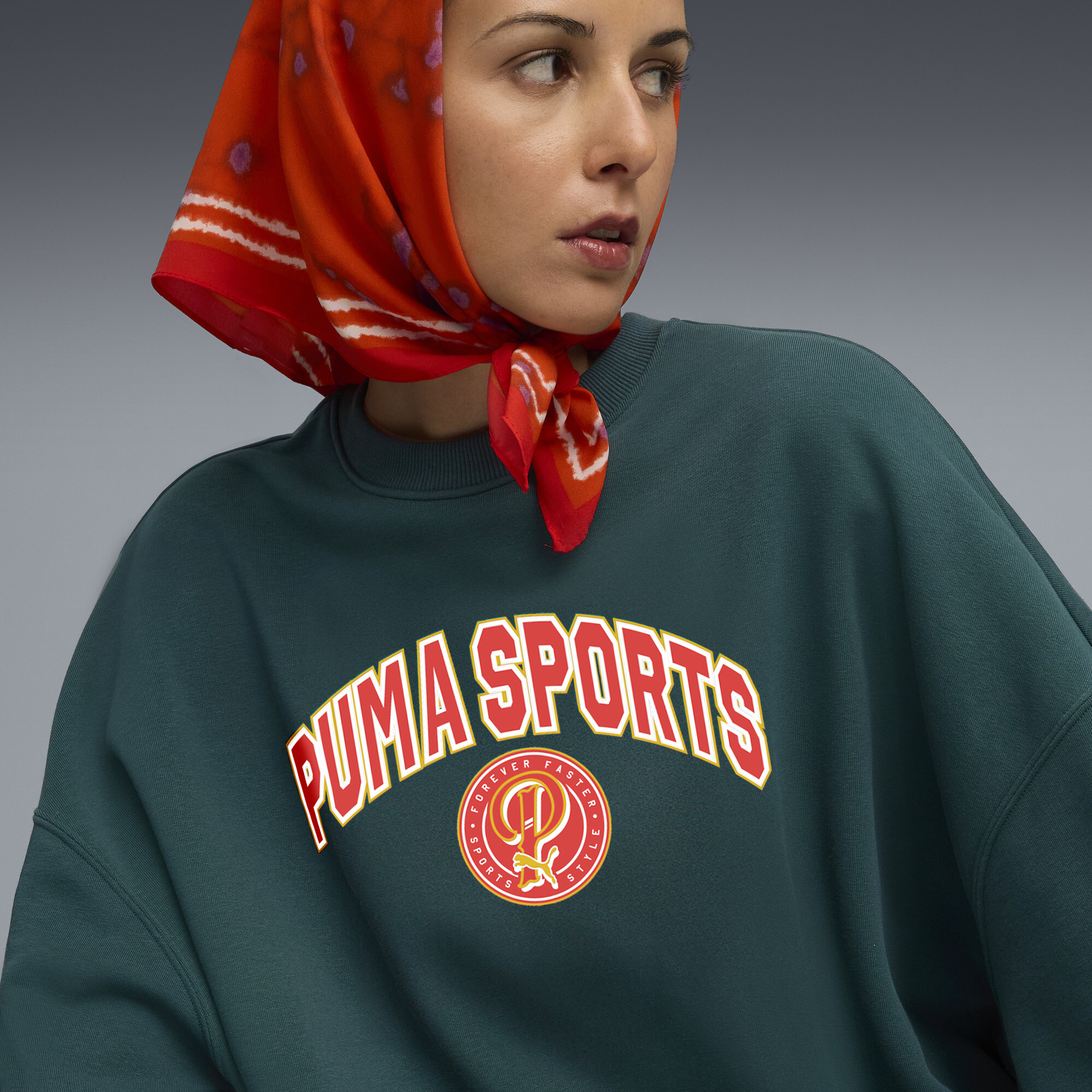 PUMA Wardrobe Essentials Sports Legacy oversized sweatshirt met ronde hals en print voor Dames, Groen, Maat S thumbnail 7