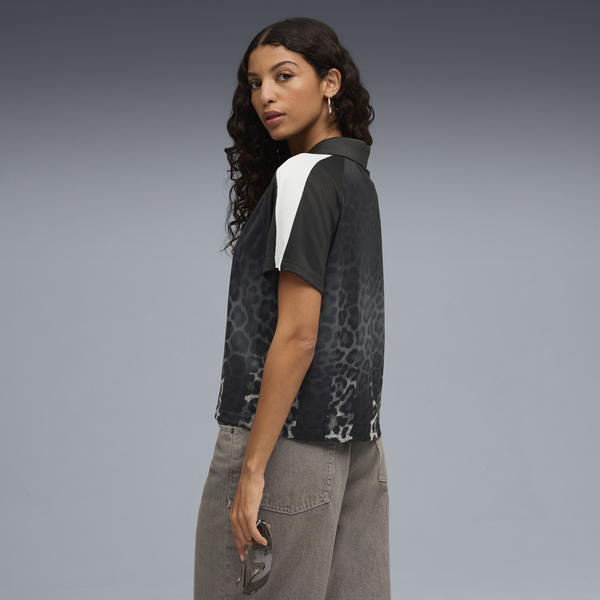 PUMA T7 Leo Luxe relaxed voetbalshirt voor Dames, Zwart, Maat XL thumbnail 5