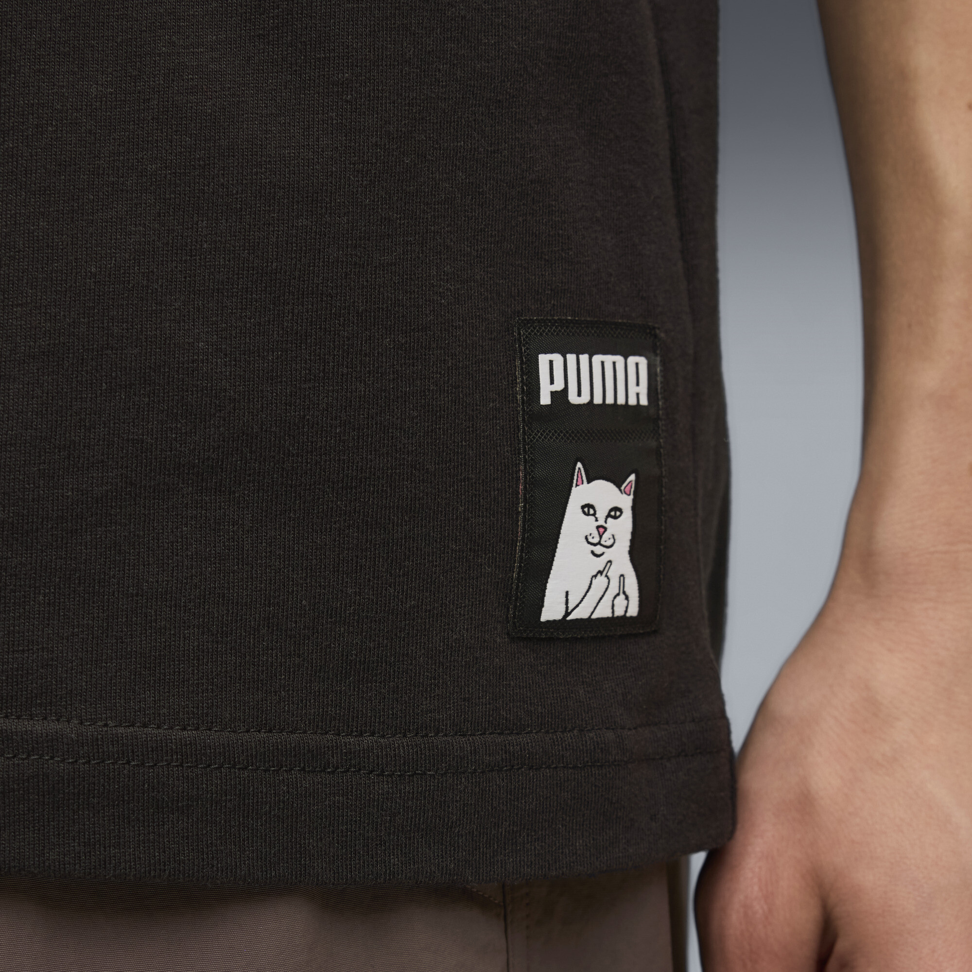 PUMA x RIPNDIP T-shirt met zakje uniseks voor Heren, Zwart, Maat XS thumbnail 4