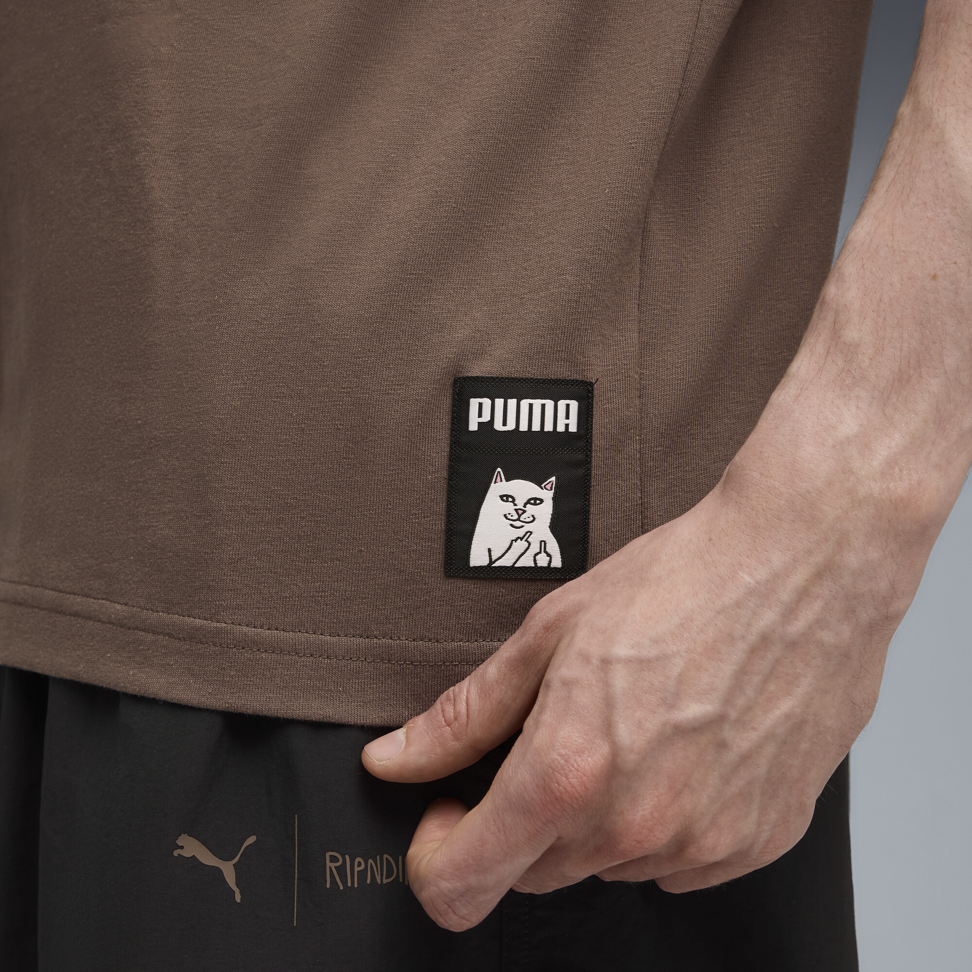 PUMA x RIPNDIP T-shirt met zakje uniseks voor Heren, Brons, Maat S thumbnail 4