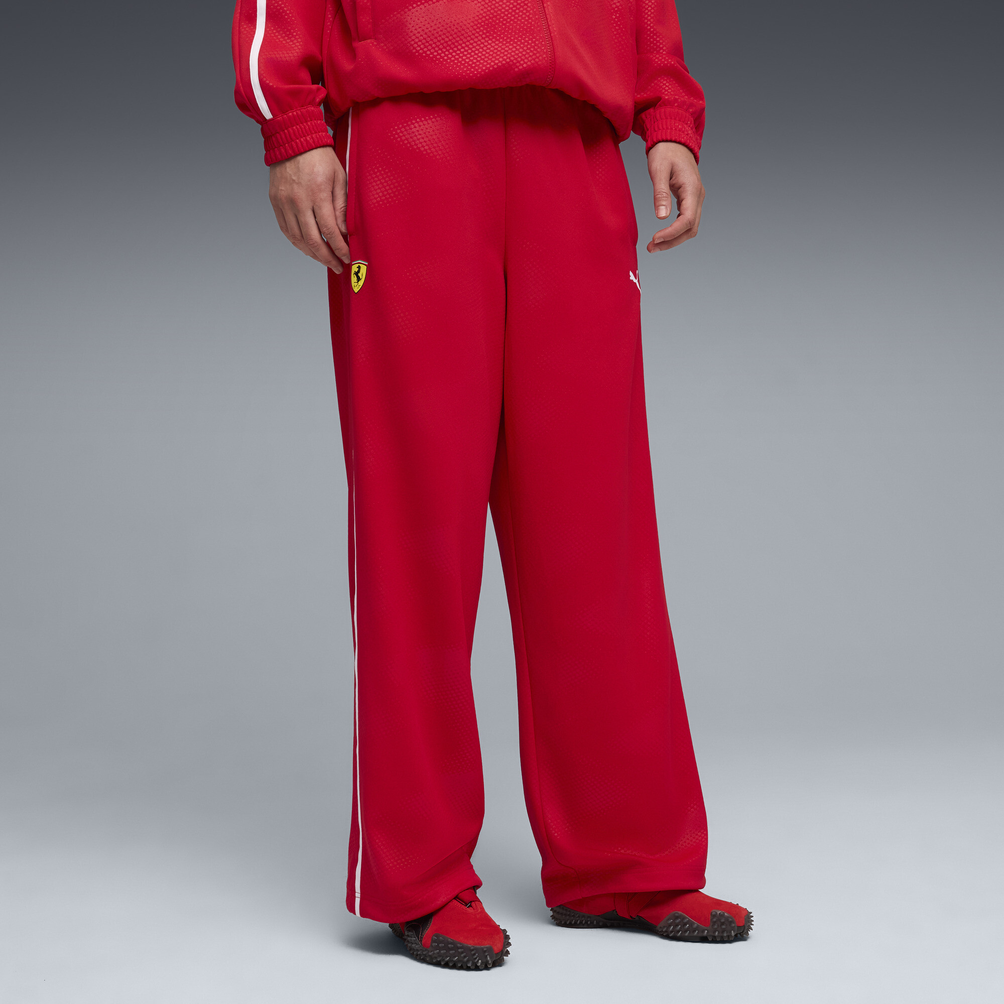 Ferrari w29レッド F1支給品カーゴショートパンツ 【非売品】PUMA