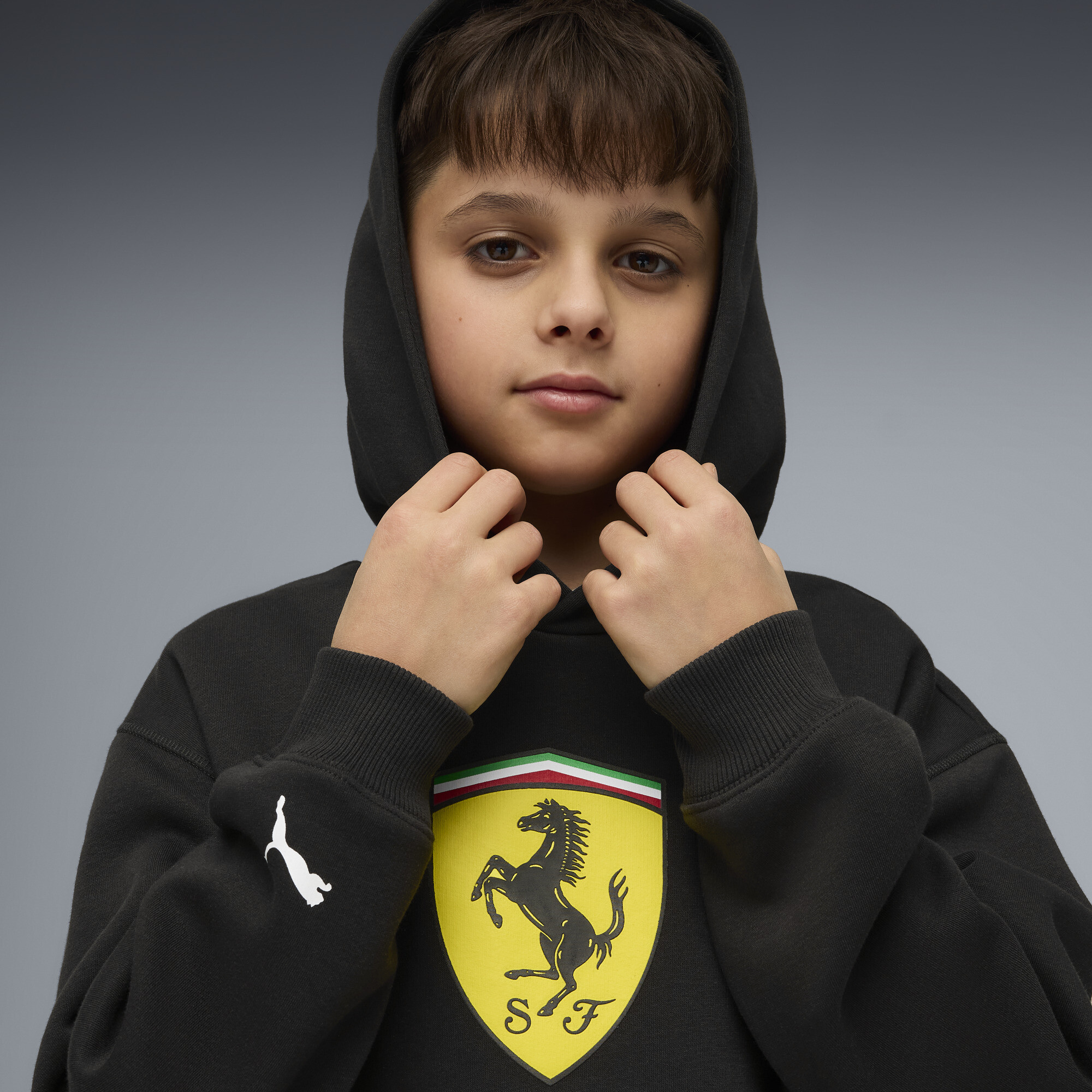 PUMA Scuderia Ferrari hoodie met gekleurd schild, Zwart, Maat 13-14Y thumbnail 4
