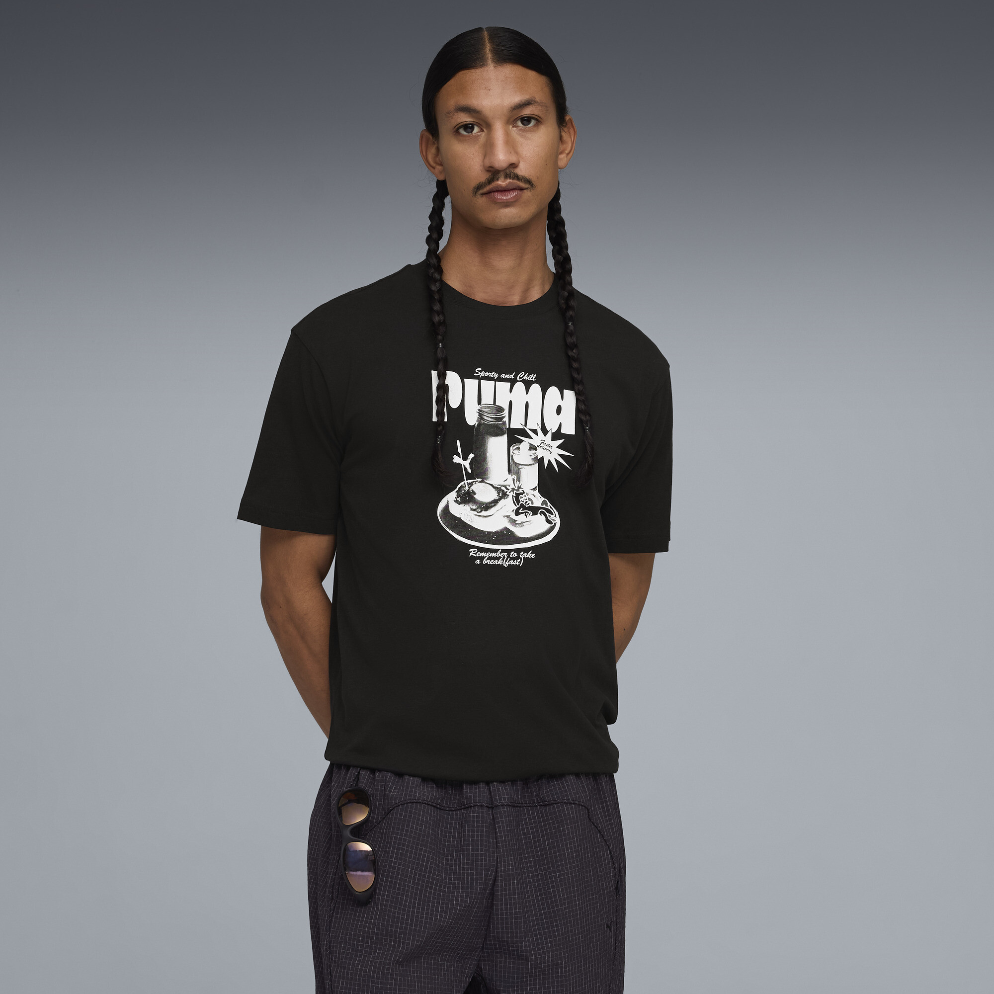 PUMA Relaxed T-shirt met ontbijtafdruk voor Heren, Zwart, Maat M