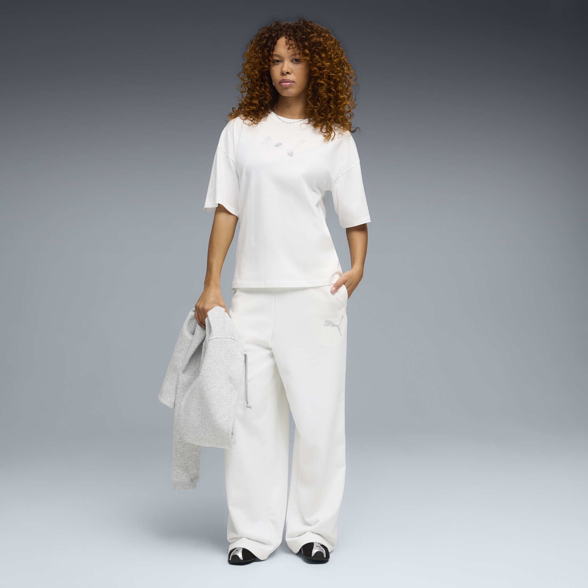 PUMA Essentials Graphics Bedazzled oversized T-shirt voor Dames, Wit, Maat XS thumbnail 4