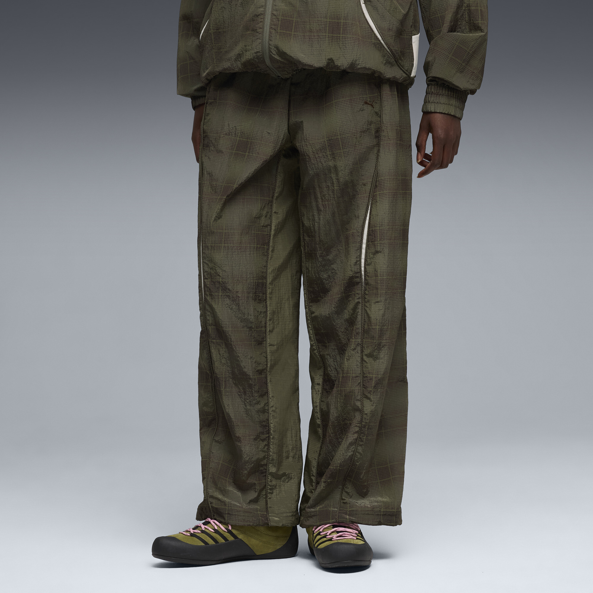 PUMA CLRT relaxte uniseks broek met print, Groen, Maat S thumbnail 4