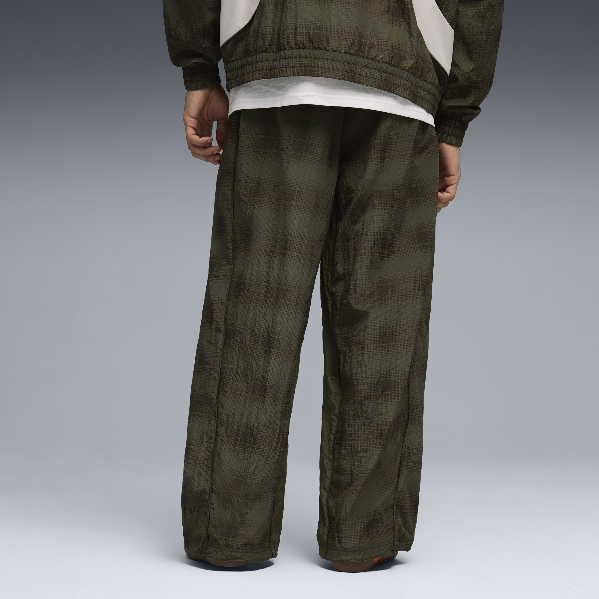 PUMA CLRT relaxte uniseks broek met print, Groen, Maat S thumbnail 3