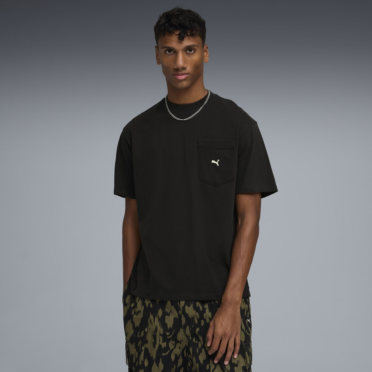 Select Essentials Pocket T-Shirt Men in Black by PUMA, Large
