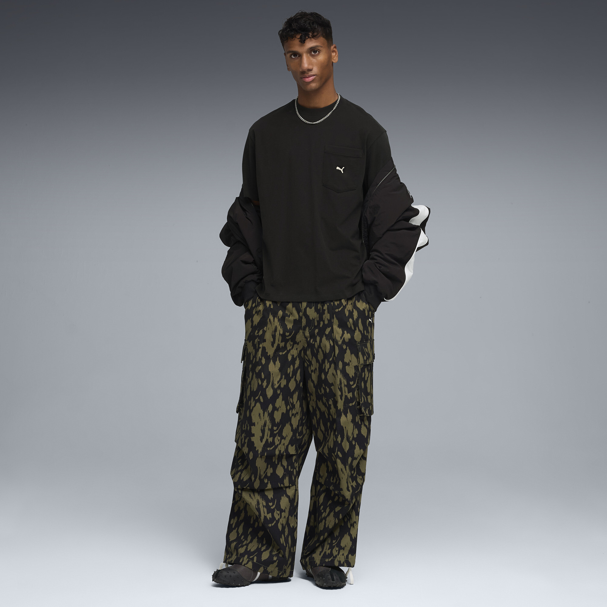 PUMA Select Essentials T-shirt met zak voor Heren, Zwart, Maat M thumbnail 2