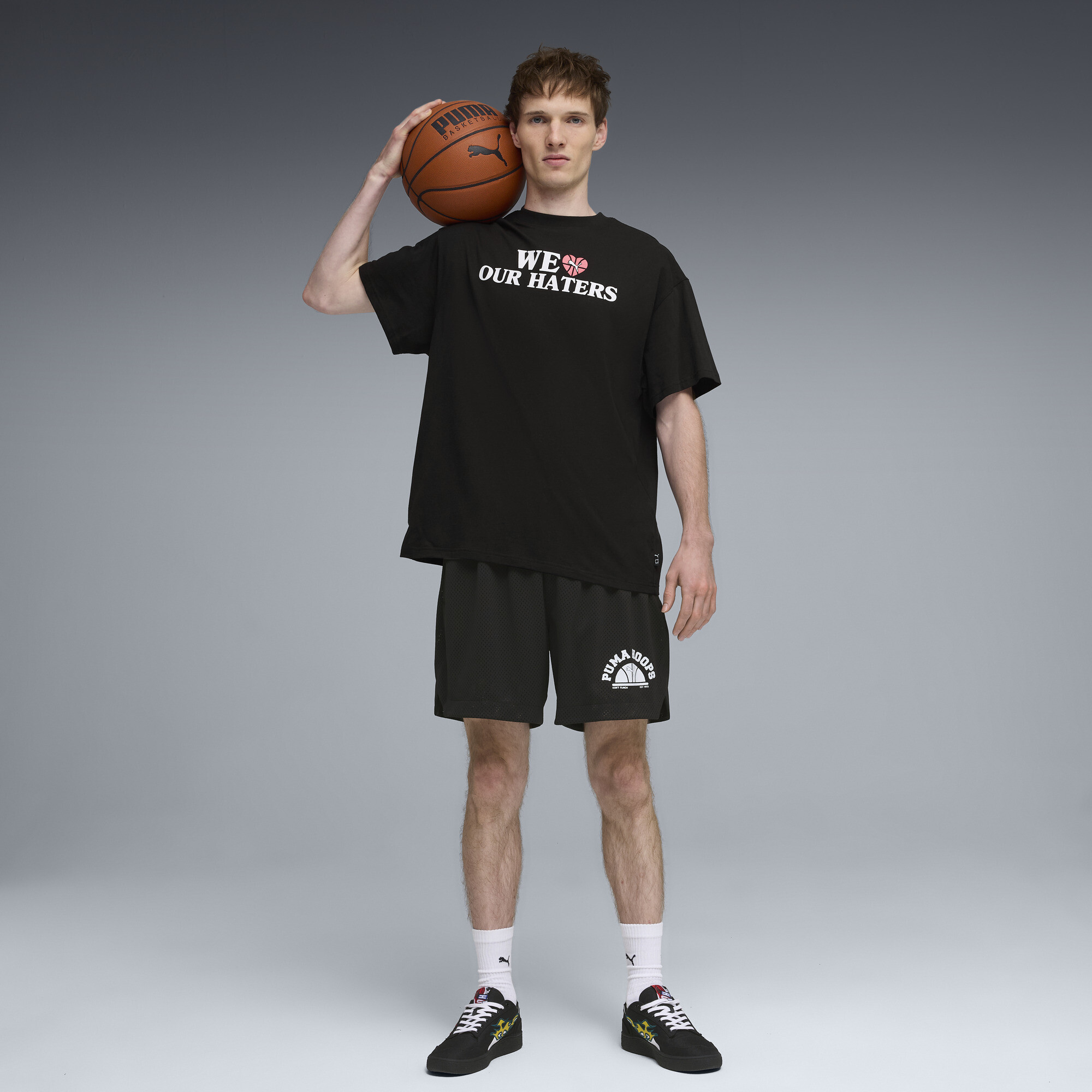PUMA Out The Mail oversized basketbal-T-shirt voor Heren, Zwart, Maat 4XL thumbnail 4