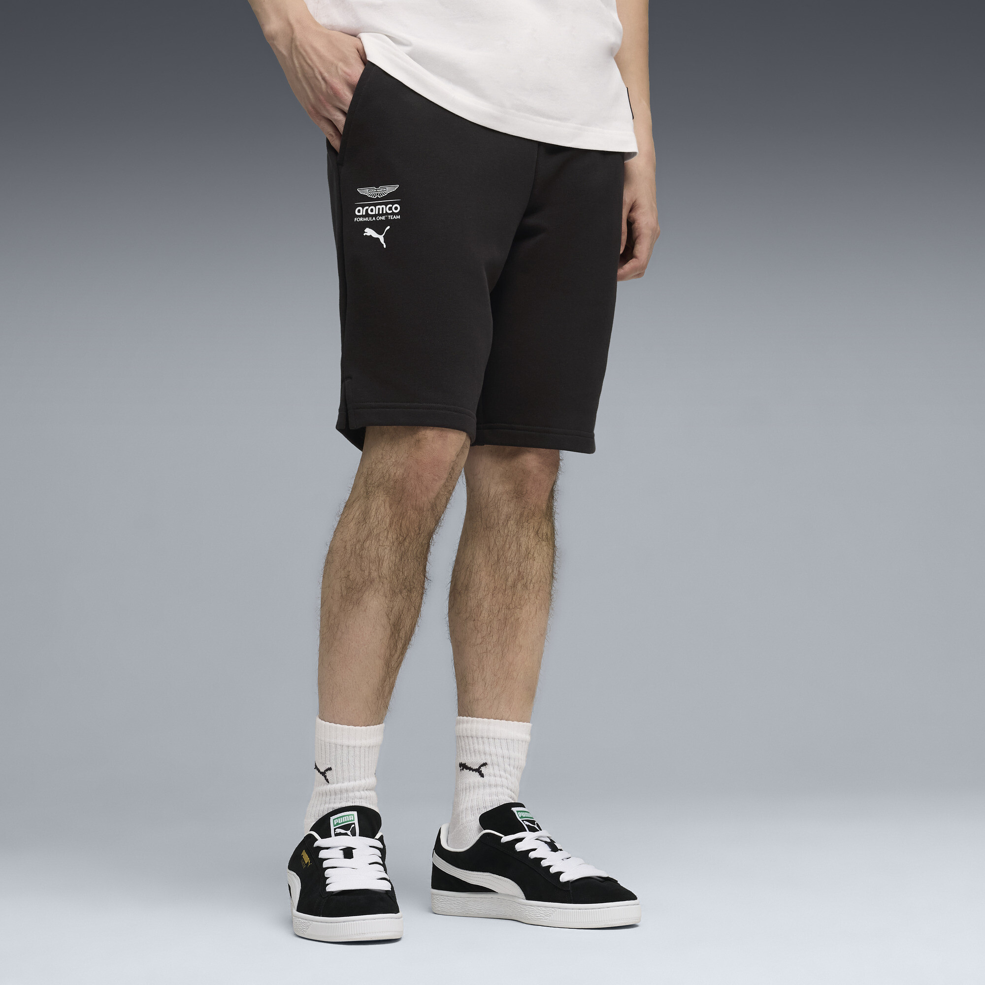 PUMA x ASTON MARTIN ARAMCO F1® TEAM Essentials short voor Heren, Zwart, Maat XL thumbnail 4