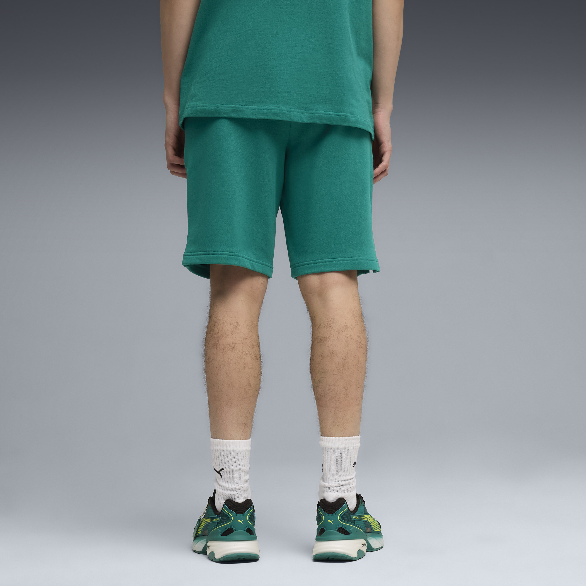 PUMA x ASTON MARTIN ARAMCO F1® TEAM Essentials short voor Heren, Groen, Maat XS thumbnail 3