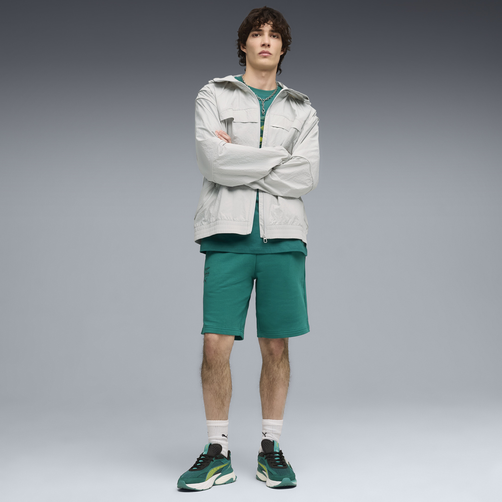 PUMA x ASTON MARTIN ARAMCO F1® TEAM Essentials short voor Heren, Groen, Maat XS thumbnail 2