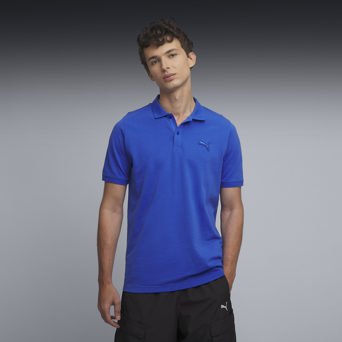 Wardrobe Essentials PUMA Logo Polo Men in Mountain Blue, Small
